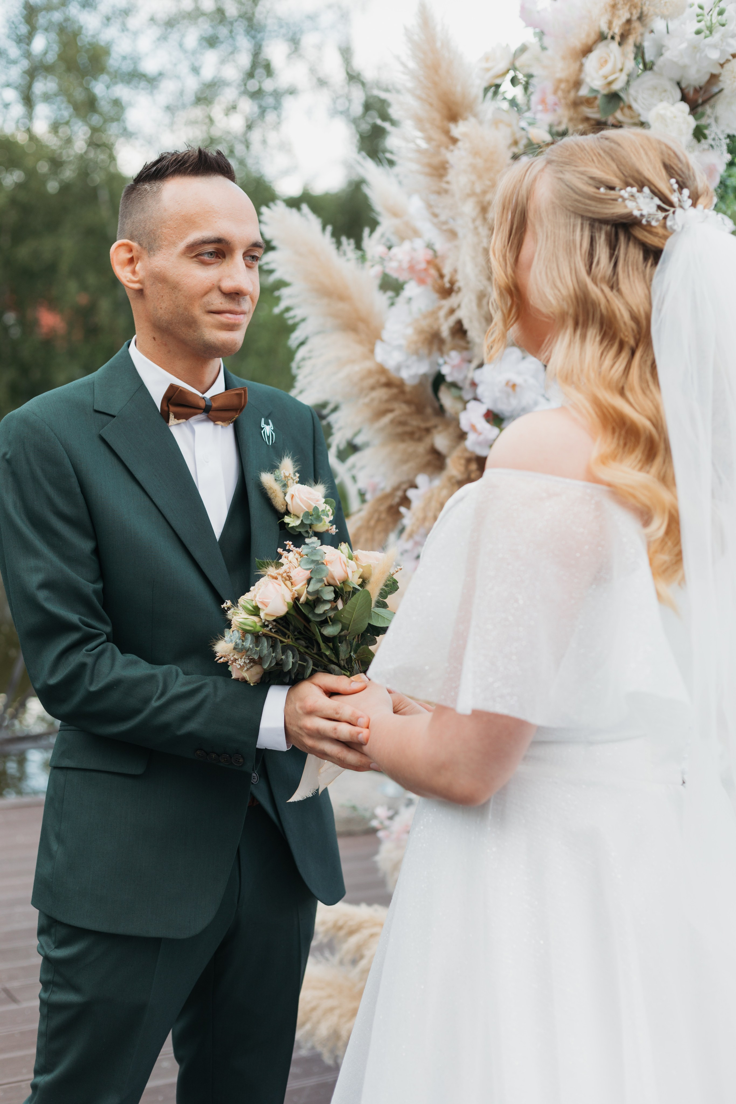 Летняя свадьба за городом. Свадебный фотограф в Москве Аля Загирова