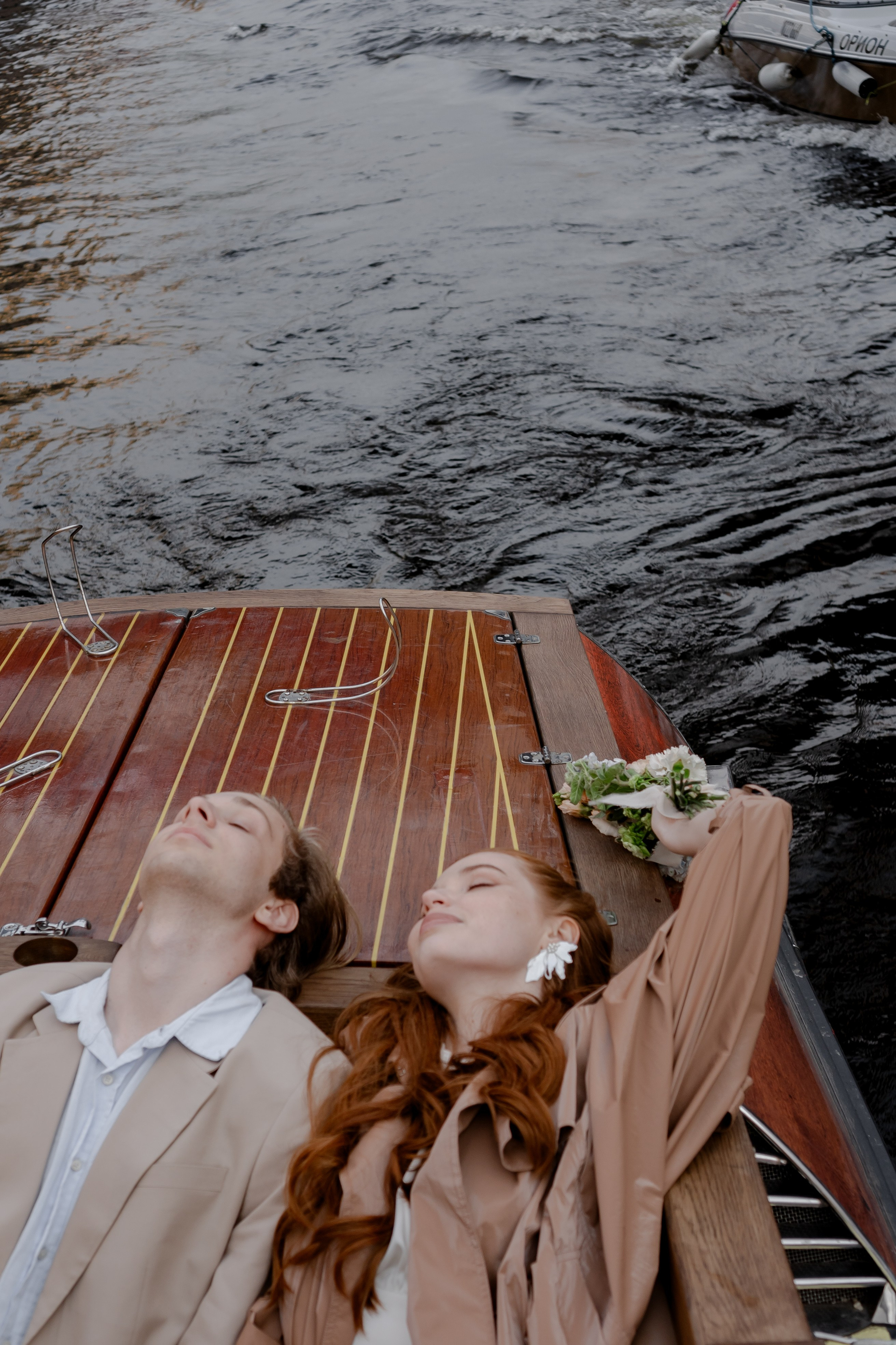 СВАДЕНБНАЯ СЬЕМКА НА КАТЕРЕ ПО КАНАЛАМ САНКТ-ПЕТЕРБУРГА И В АКВАТОРИИ НЕВЫ. Профессиональный фотограф, Санкт-Петербург — Виктория Богомолова