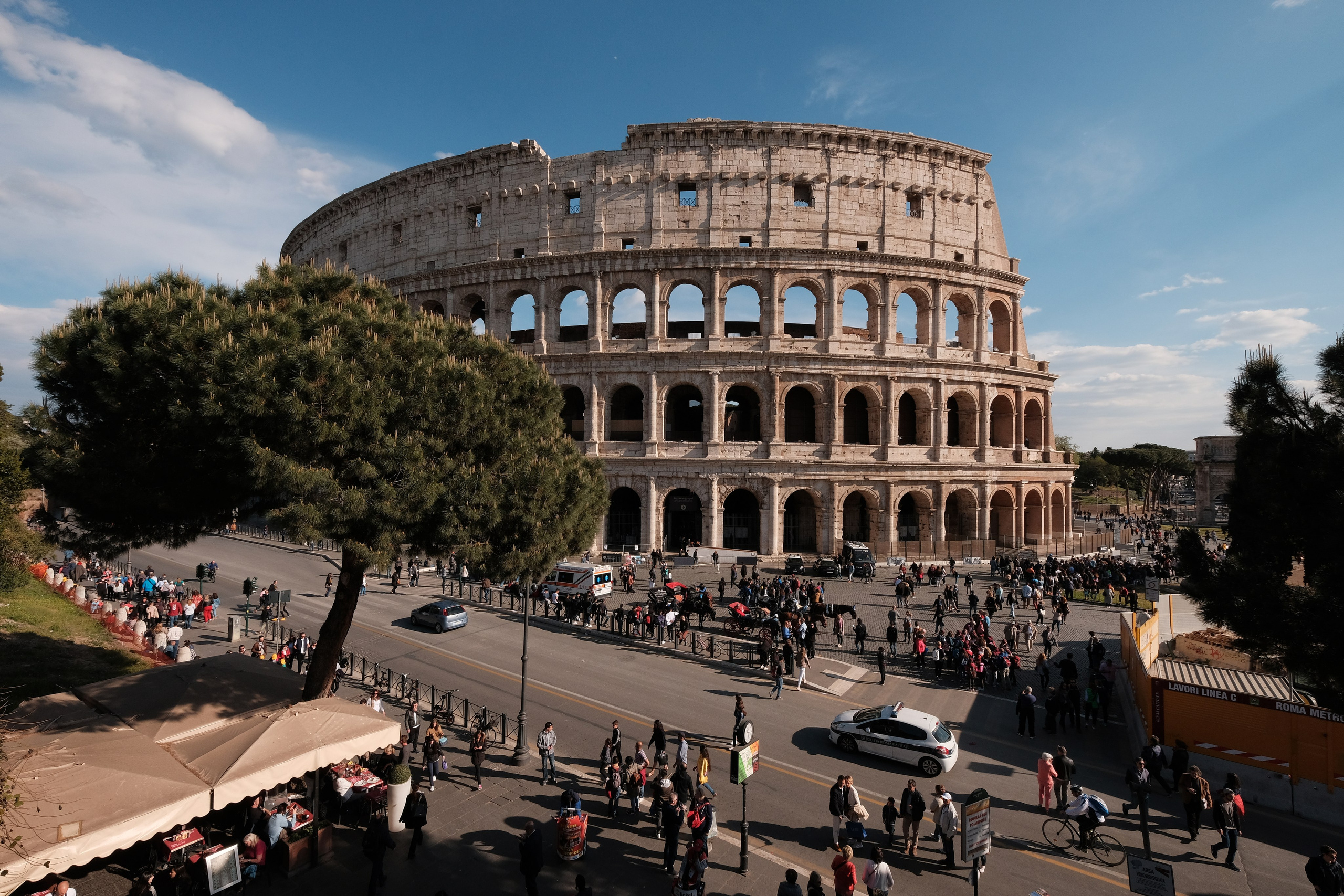 Фотографии для интерьера. Oleg Samoilov is a documentary photographer for brands that value an honest story