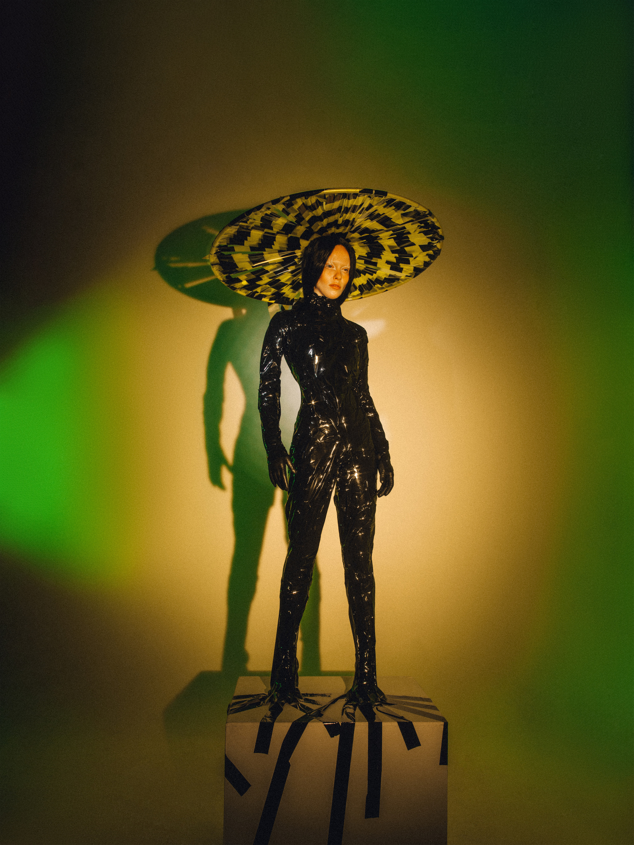 «Out Of Sticks And Shit». Fashion-фотограф (фэшн-фотограф) в Москве Руслан Исинев (Ruslan Isinev)