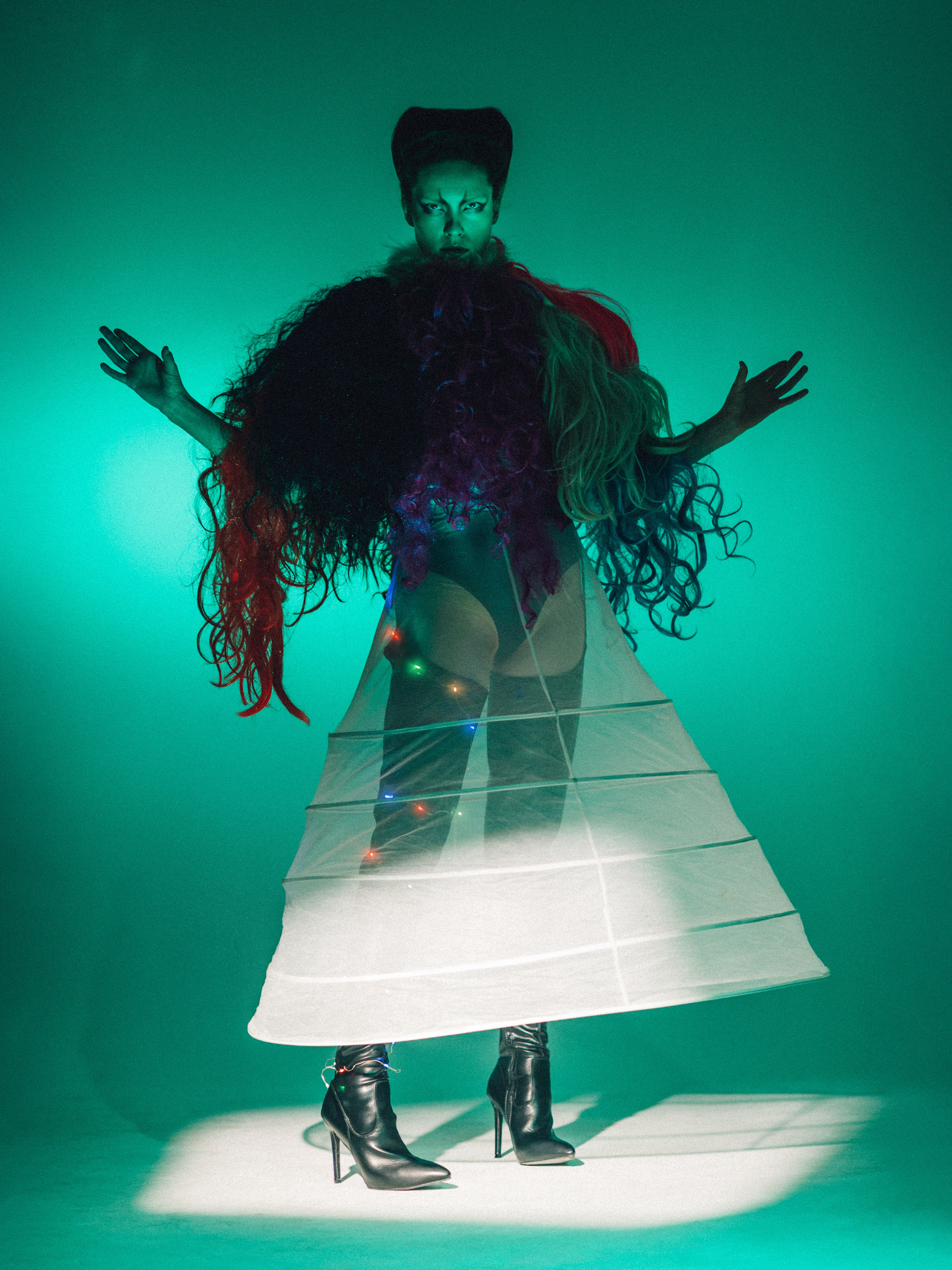 «Out Of Sticks And Shit». Fashion-фотограф (фэшн-фотограф) в Москве Руслан Исинев (Ruslan Isinev)