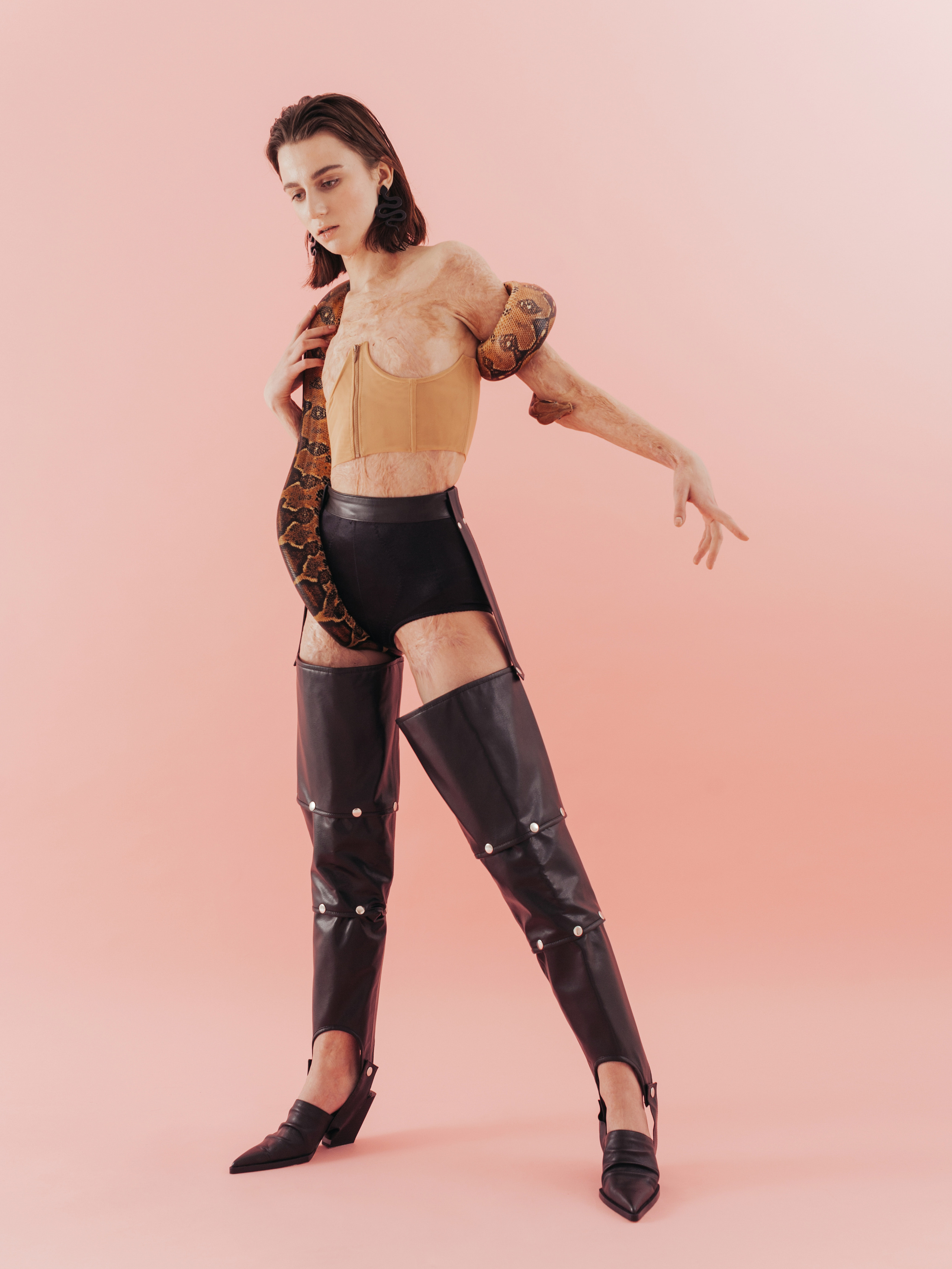 «Refractory» for NYLON magazine. Fashion-фотограф (фэшн-фотограф) в Москве Руслан Исинев (Ruslan Isinev)