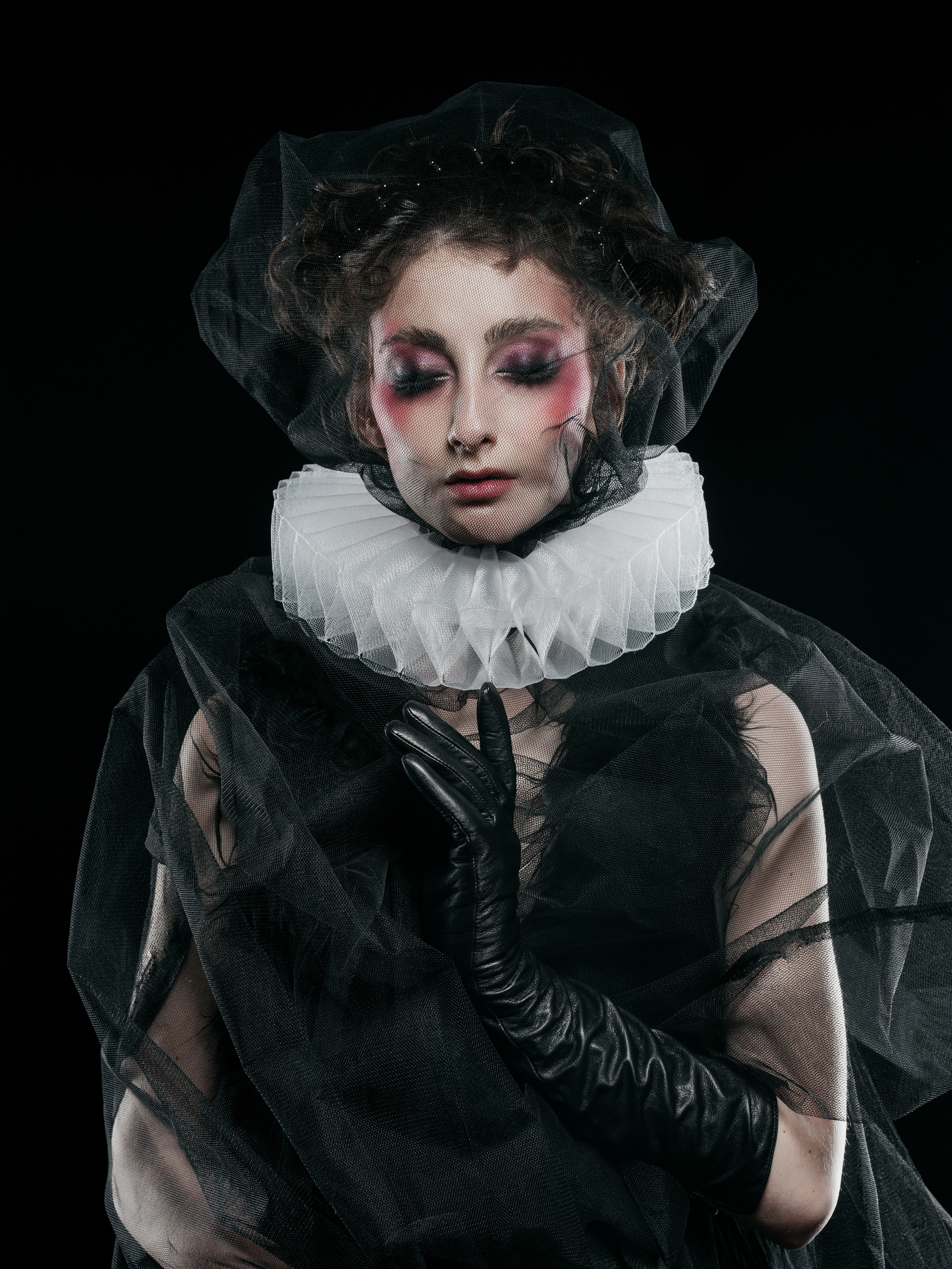 HUF «No place for prayers». Fashion-фотограф (фэшн-фотограф) в Москве Руслан Исинев (Ruslan Isinev)