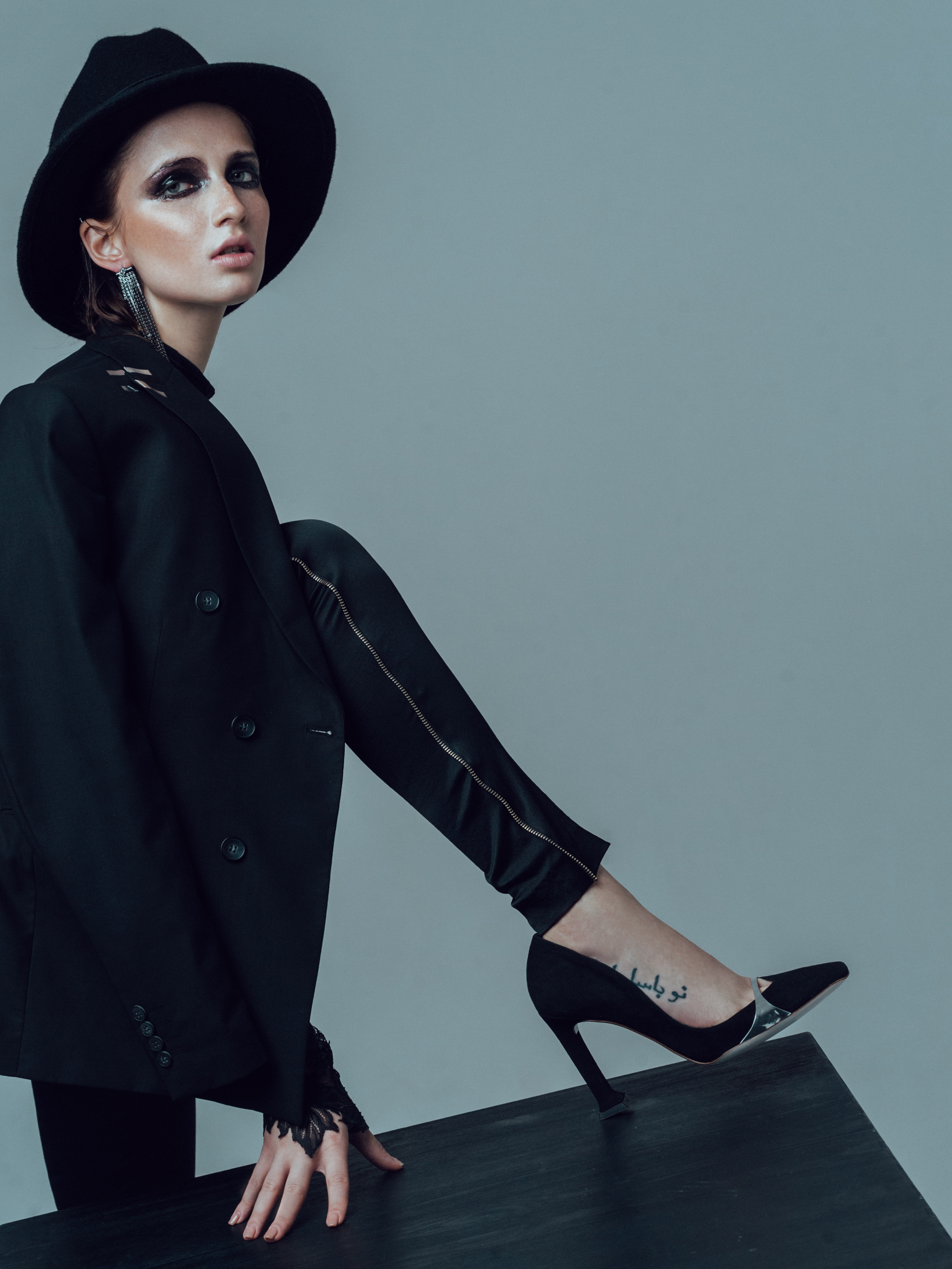 Black. Fashion-фотограф (фэшн-фотограф) в Москве Руслан Исинев (Ruslan Isinev)