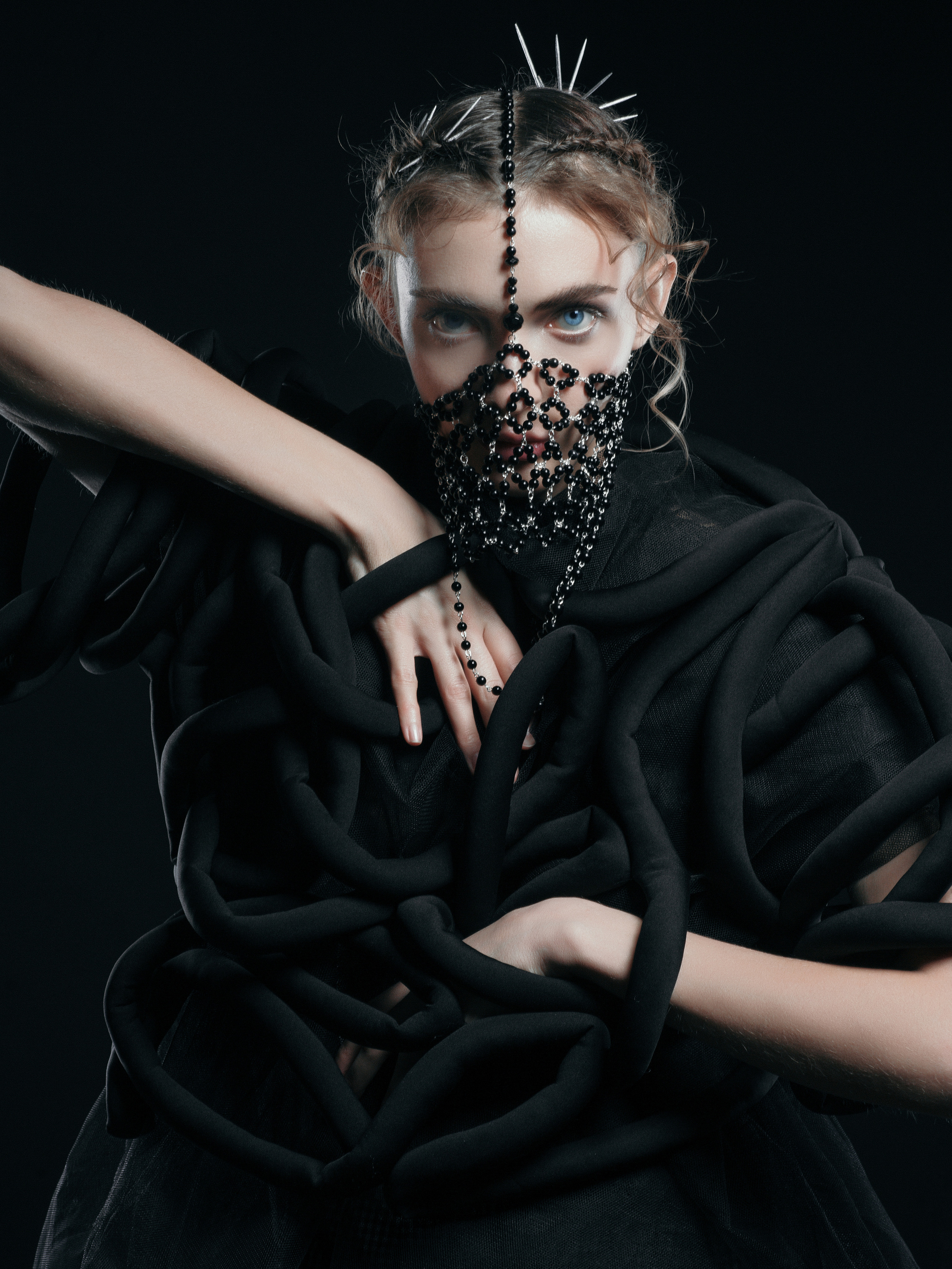 HUF «No place for prayers». Fashion-фотограф (фэшн-фотограф) в Москве Руслан Исинев (Ruslan Isinev)