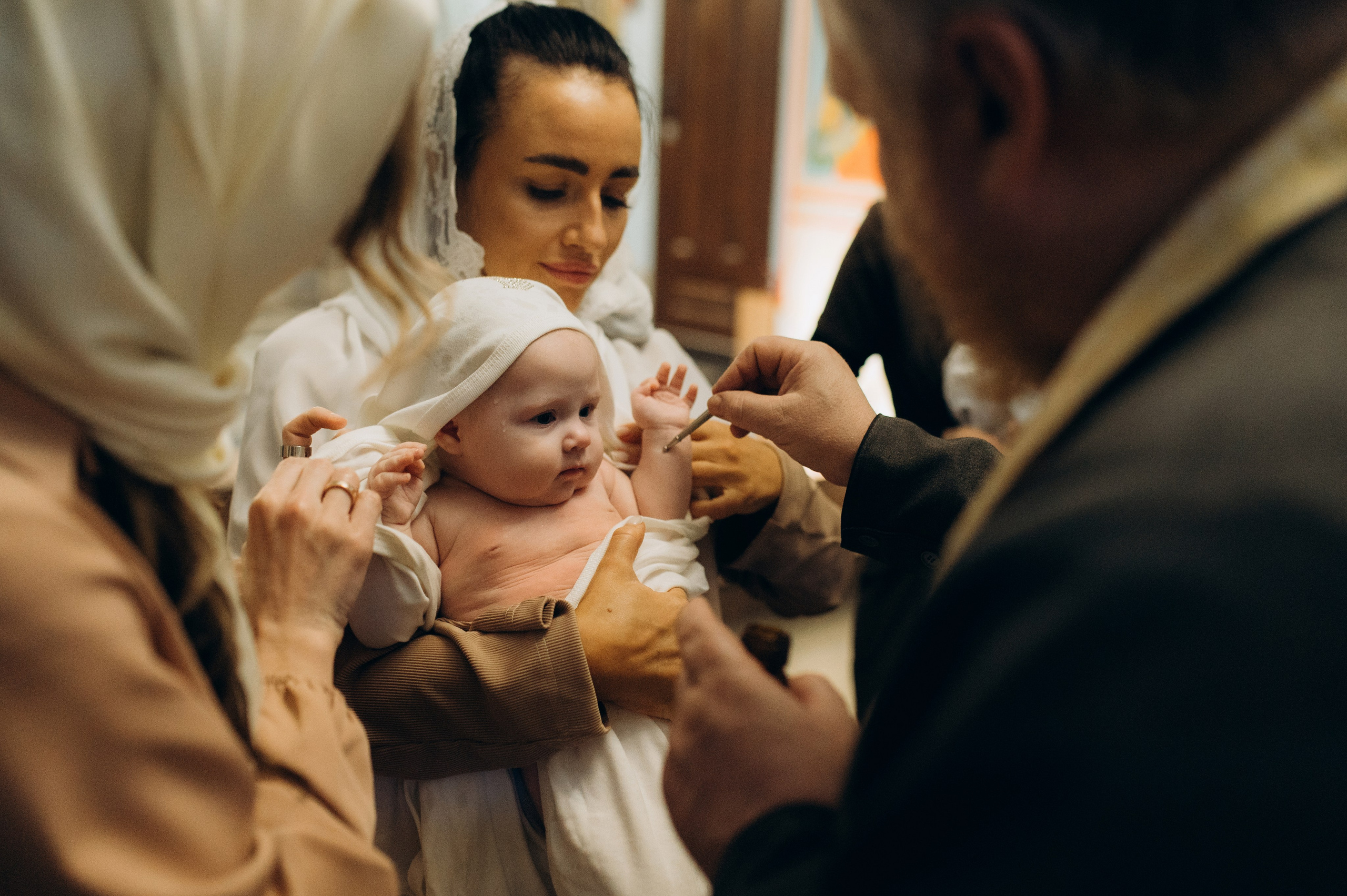 Съемка таинства крещения. Семейный фотограф в Новосибирске Женя Индрикова