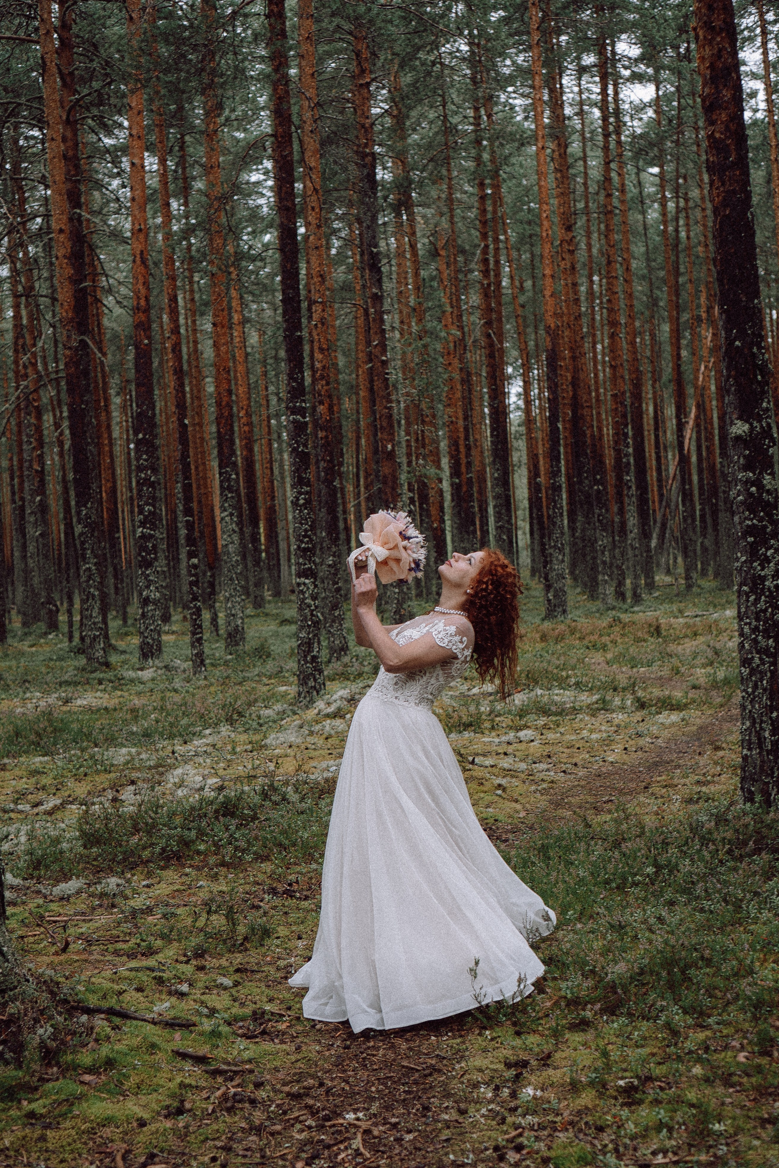 СВАДЕБНАЯ ФОТОСЕССИИЯ ПАРЫ В ГОРОДЕ ПРИОЗЕРСК В СОСНОВОМ ЛЕСУ И С ПИКАПОМ. Профессиональный фотограф, Санкт-Петербург — Виктория Богомолова