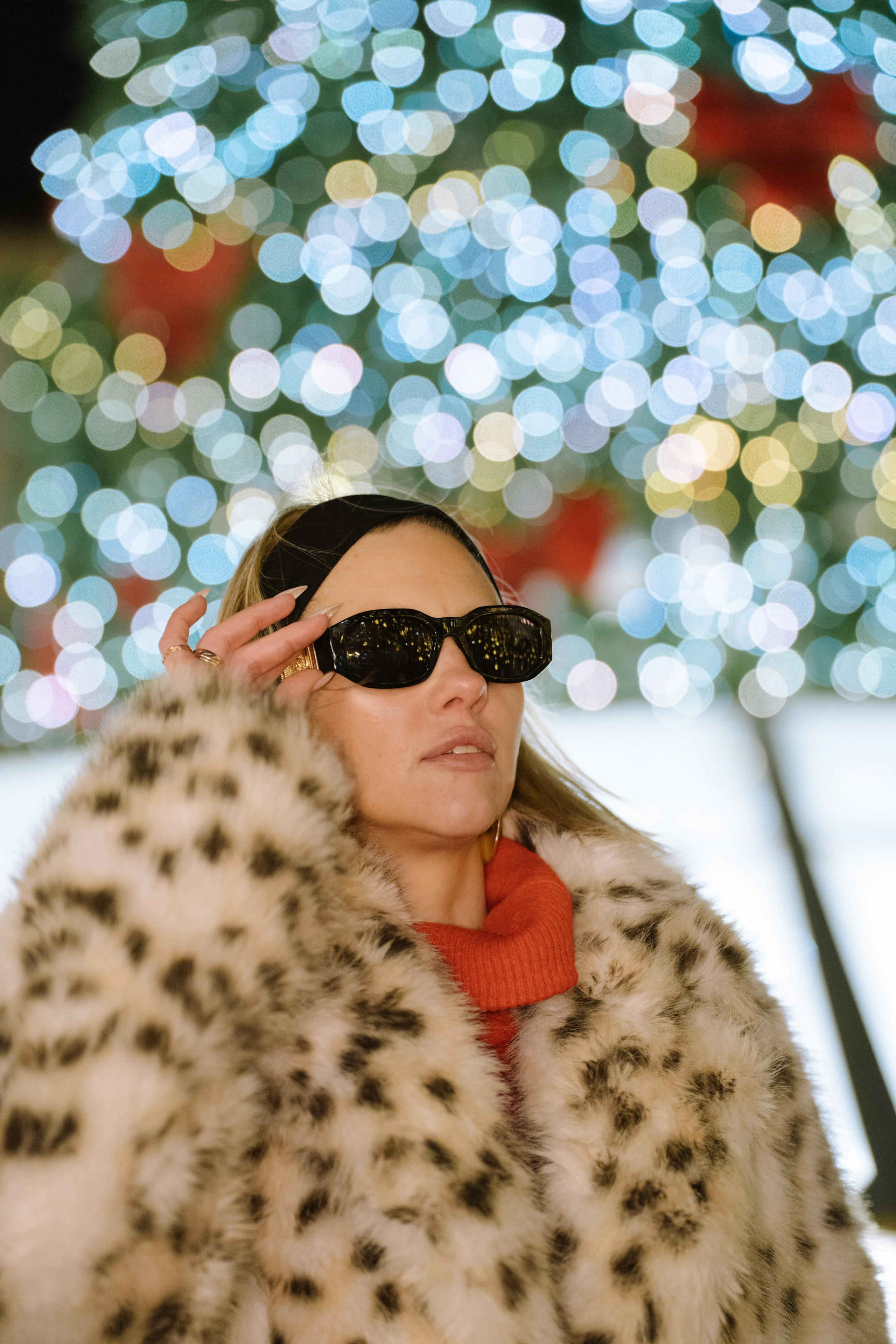 ПРОГУЛКА НА МАНЕЖНОЙ ПЛОЩАДИ ДЛЯ ДЕВУШКИ ПЕРЕД НОВЫМ ГОДОМ (НОВОГОДНЯЯ ФОТОСЕССИИЯ НА МАНЕЖНОЙ ПЛОЩАДИ). Профессиональный фотограф, Санкт-Петербург — Виктория Богомолова