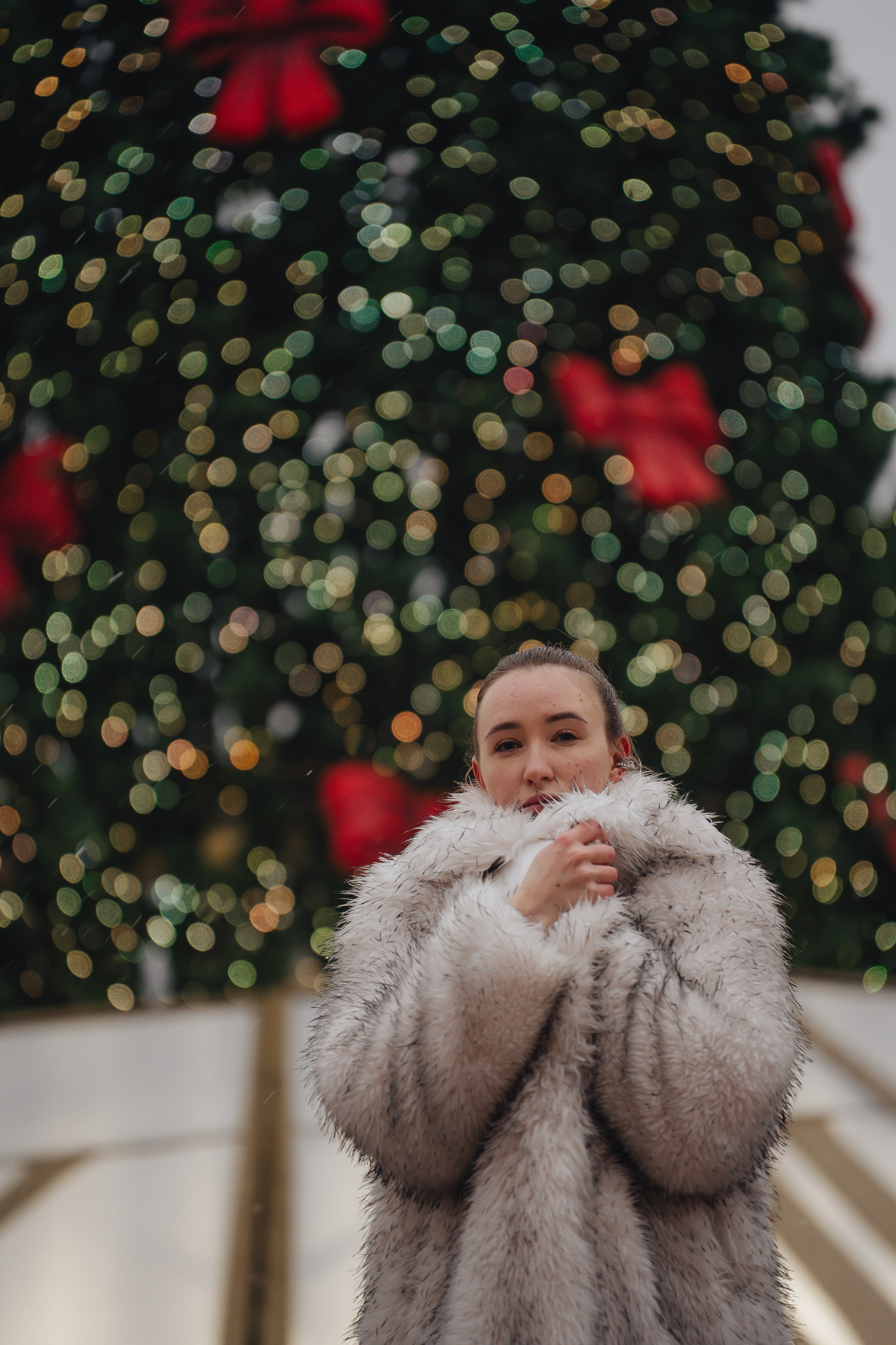 ПРОГУЛКА НА МАНЕЖНОЙ ПЛОЩАДИ ДЛЯ ДЕВУШКИ ПЕРЕД НОВЫМ ГОДОМ (НОВОГОДНЯЯ ФОТОСЕССИИЯ НА МАНЕЖНОЙ ПЛОЩАДИ). Профессиональный фотограф, Санкт-Петербург — Виктория Богомолова