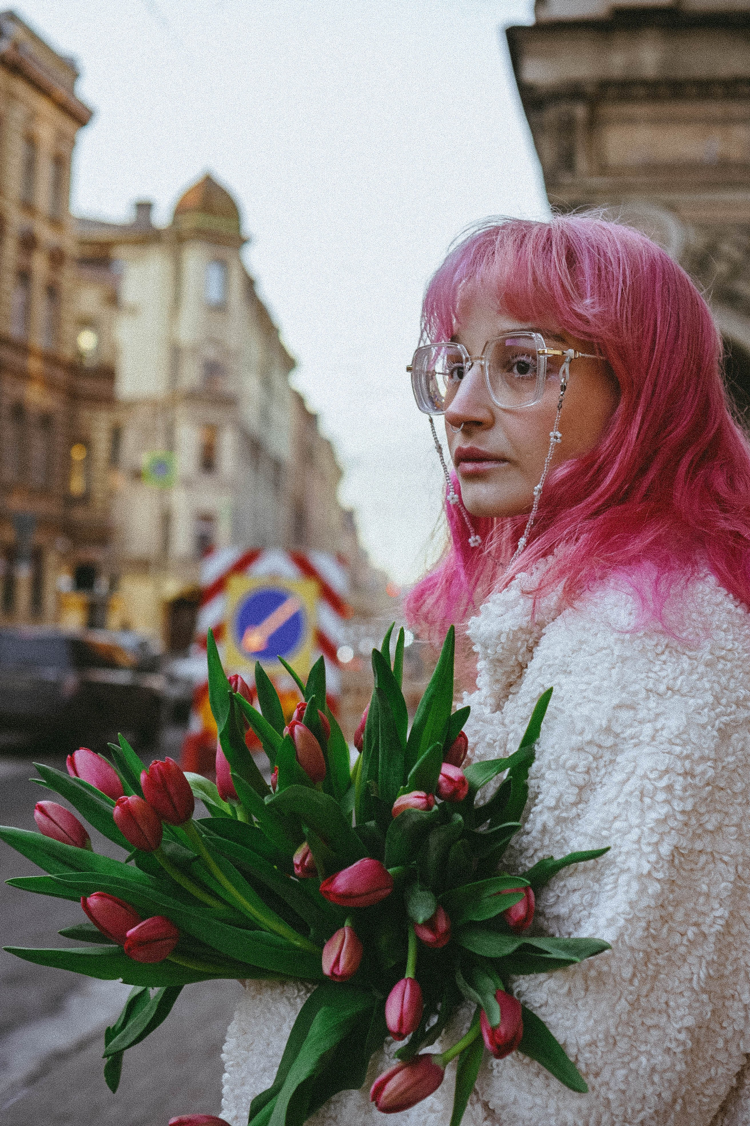 Прогулочная фотосессия с тюльпанами. Профессиональный фотограф, Санкт-Петербург — Виктория Богомолова