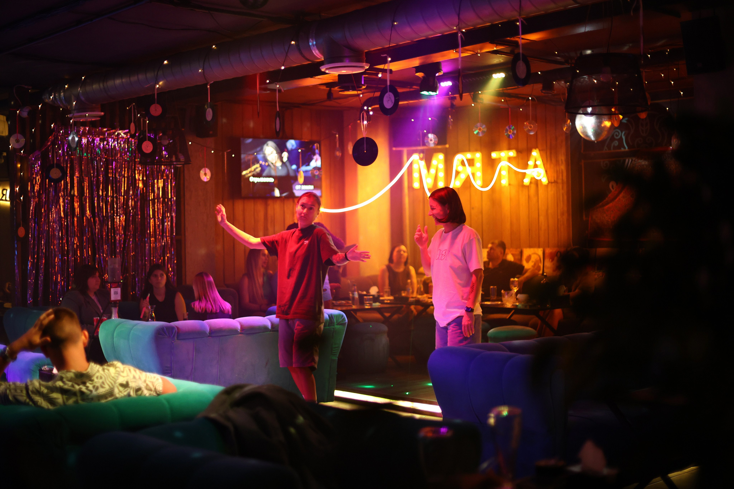 Retro Party 29.08.25. Мята Спортивная — Кальянная, караоке, бар в Минске