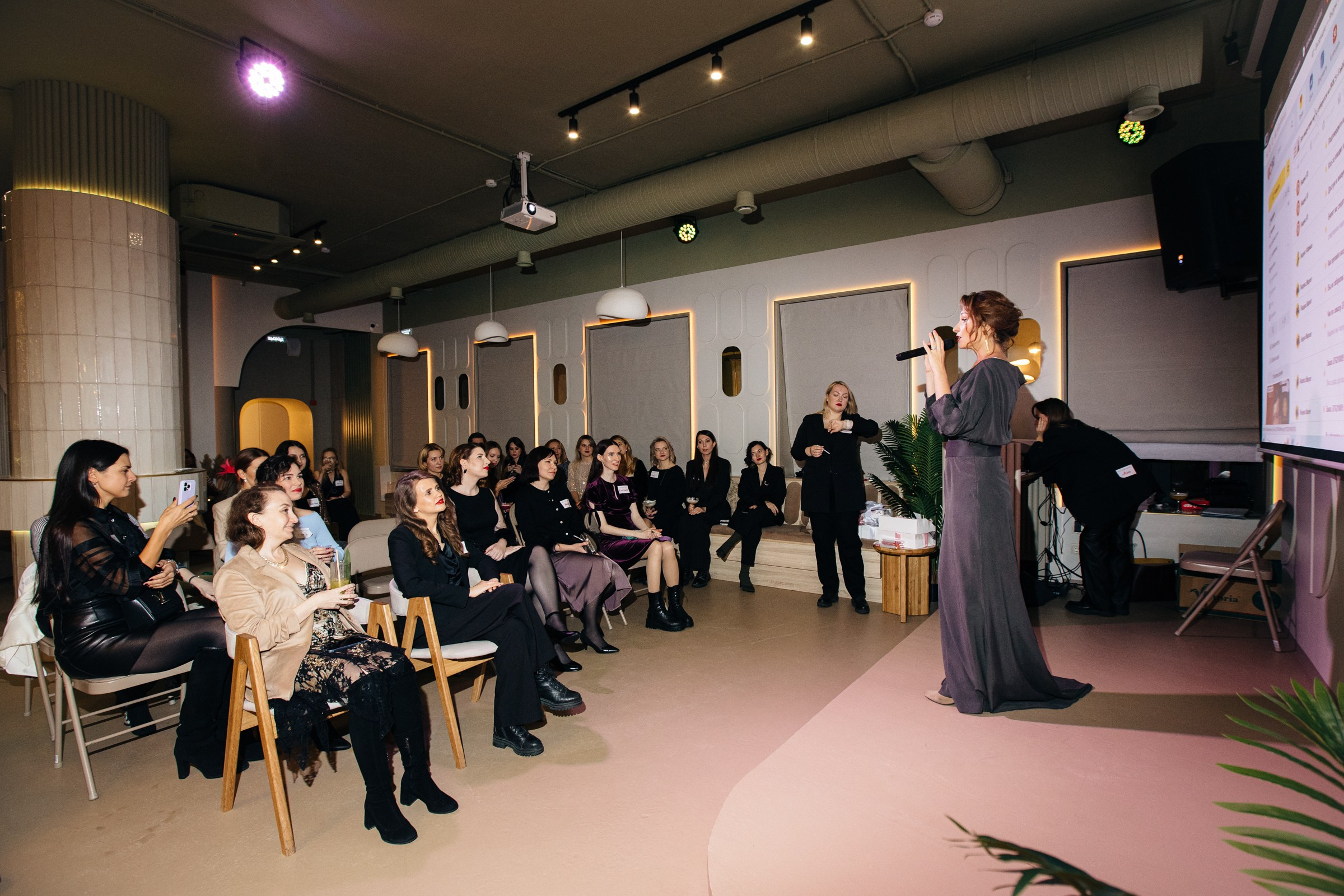 Корпоратив. Лофт. Женский и репортажный фотограф Москва Натали Смирнова