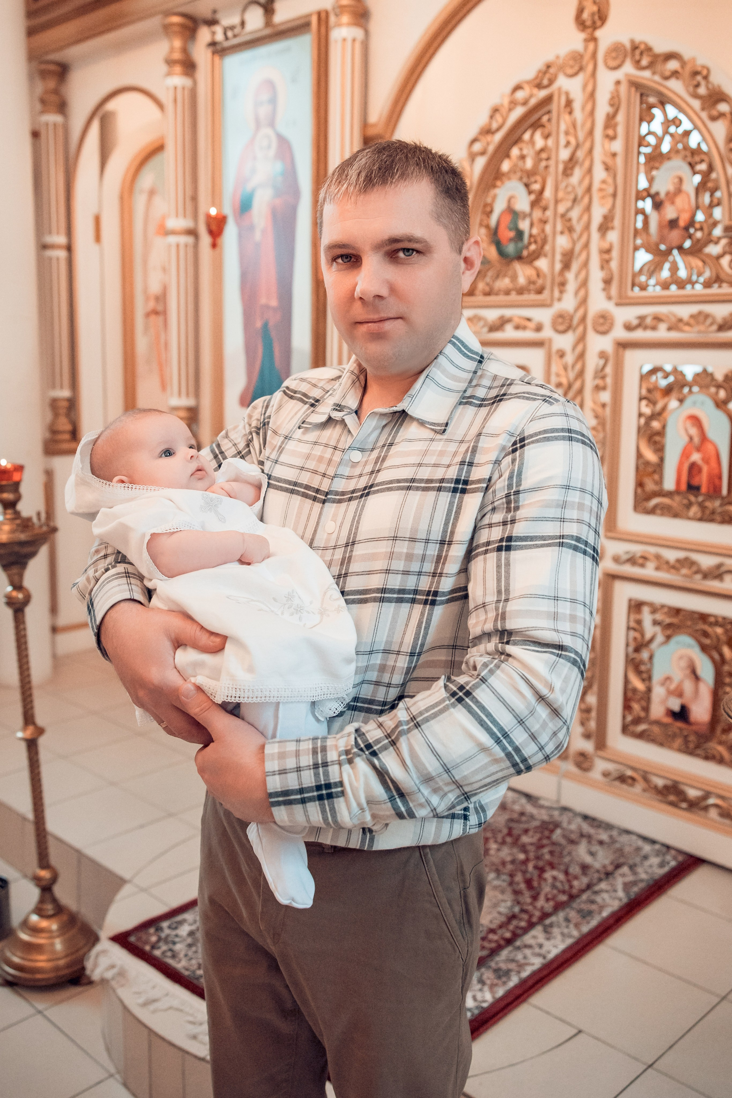 Таинство Крещения Виктории. Церковь Казанской иконы Божией Матери в Вышетравино. Семейный фотограф в Рязани и Рязанской области