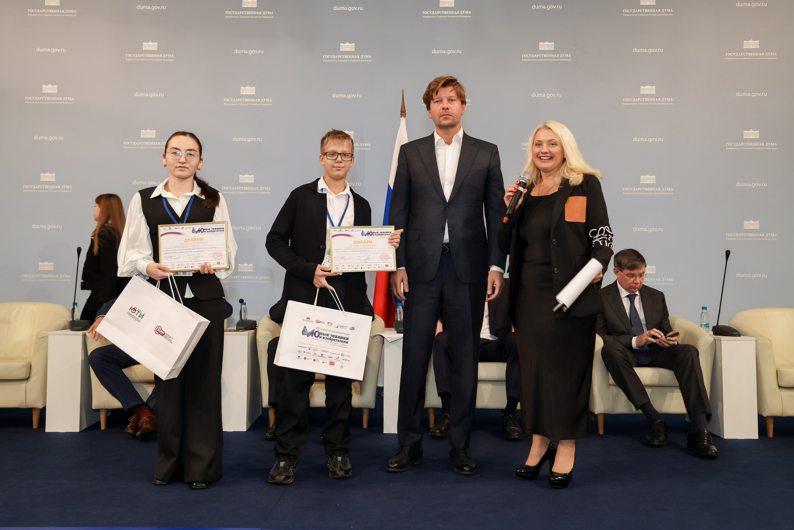 Государственная дума «Юные техники и Изобретатели». Фотограф Антон Чупринин