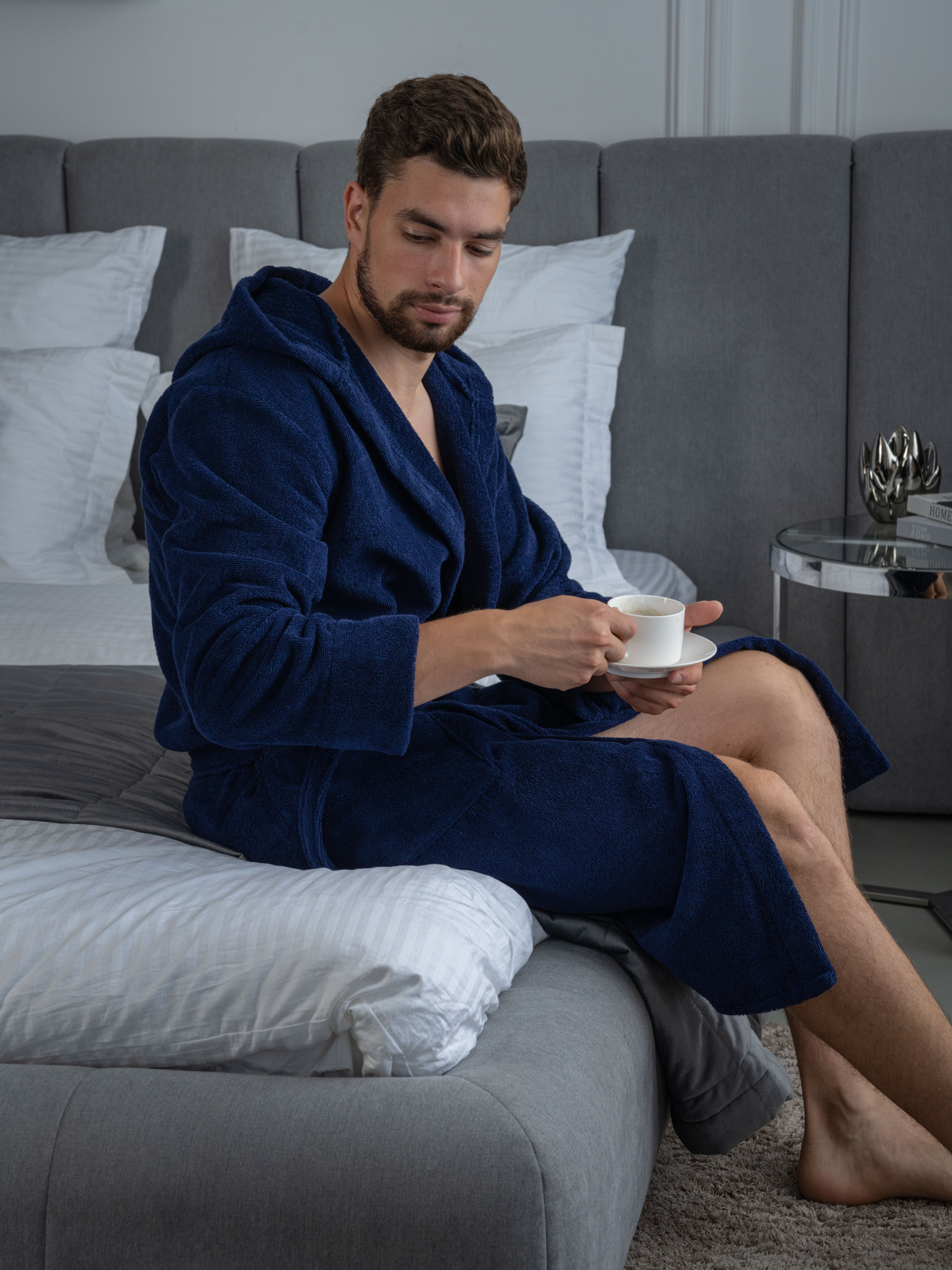 Выездная модельная съемка в студии, для маркетплейсов, товар халат. Олейник Денис — предметный фотограф, фотограф для маркетплейсов в Казани