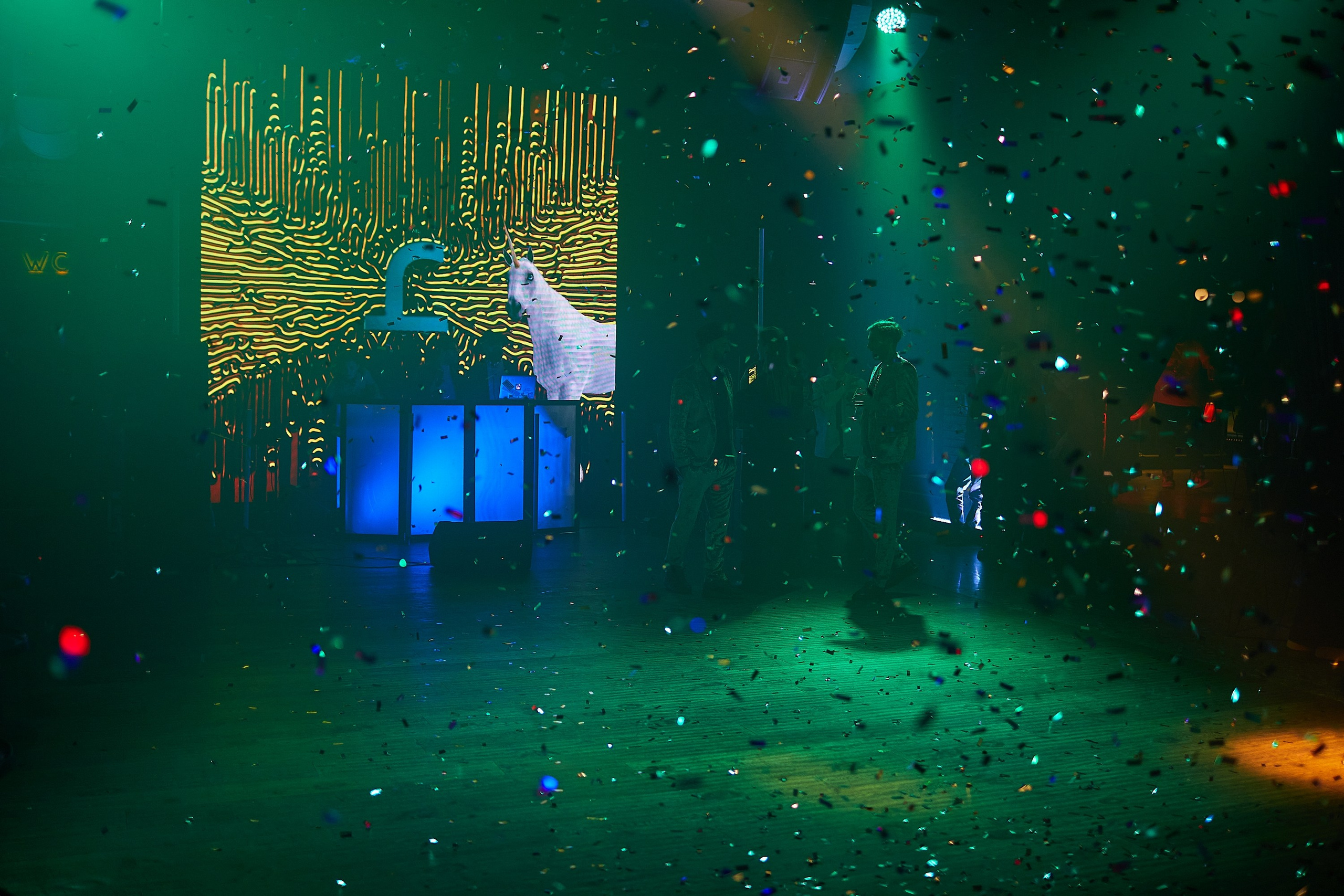 RADUGADESIGN. Александр Осин — корпоративный и семейный фотограф в Москве