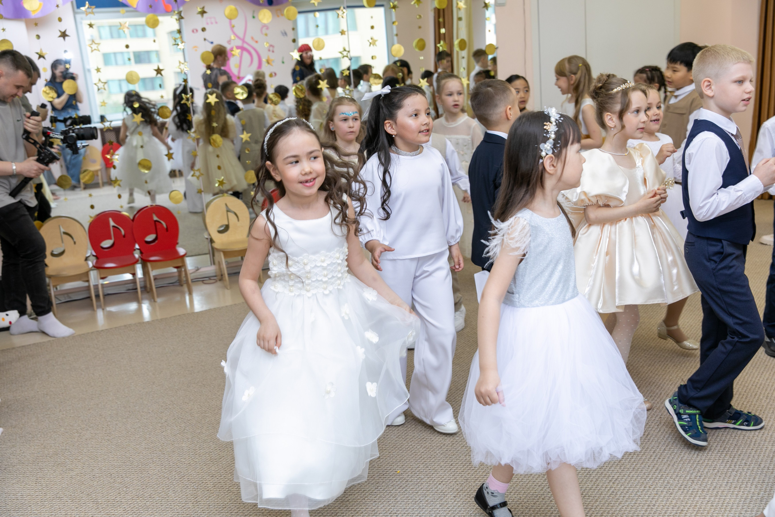 Выпускной Цветик-Семицветик 2025. Школьный и детский фотограф в Южно-Сахалинске Анастасия Лескова