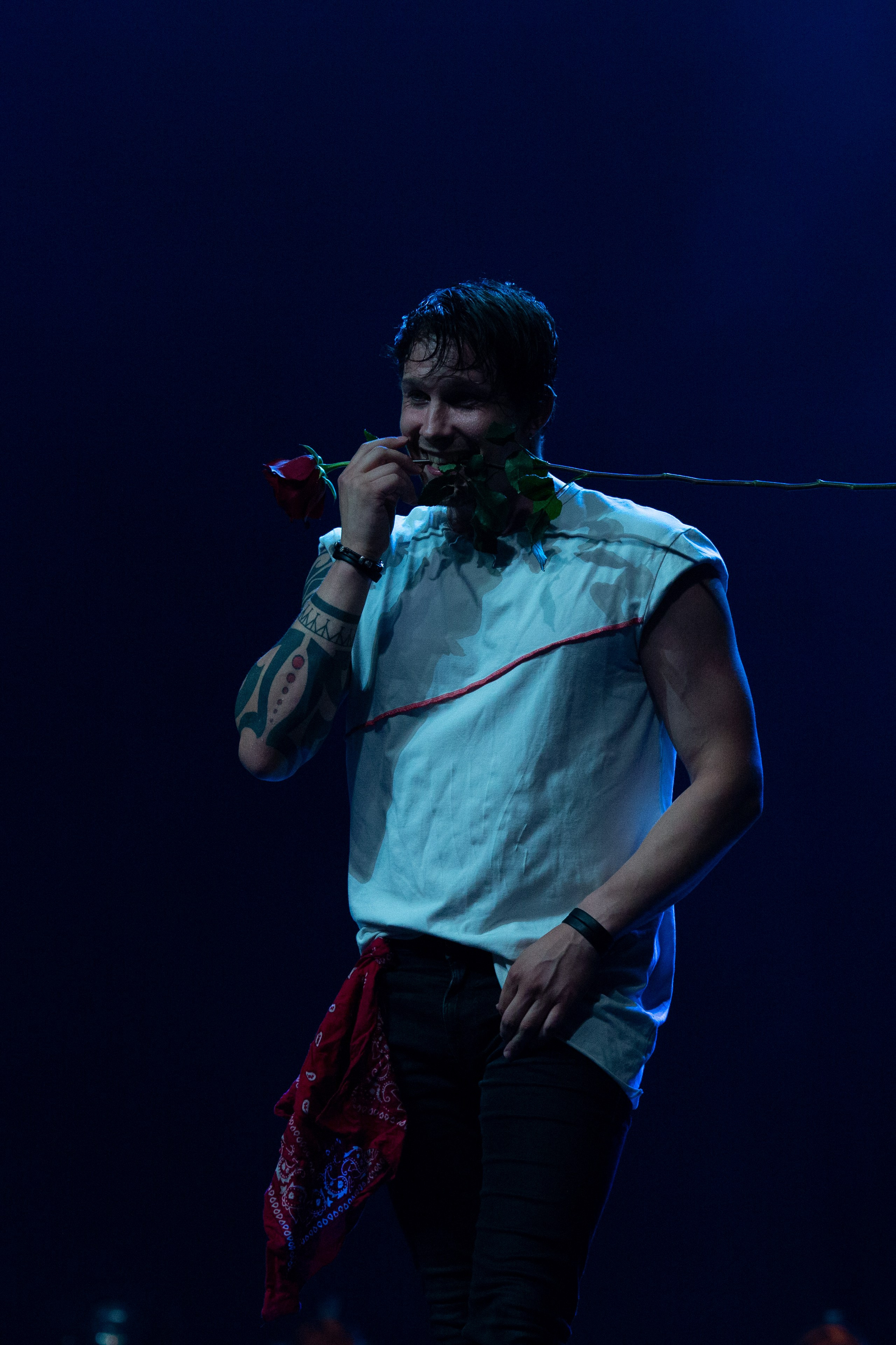 Искушение. Танец под дождём. Фотограф Антонина Свешникова. ВЫПУСКНЫЕ ФОТОКНИГИ для детских садов и школ. Москва, Владимир