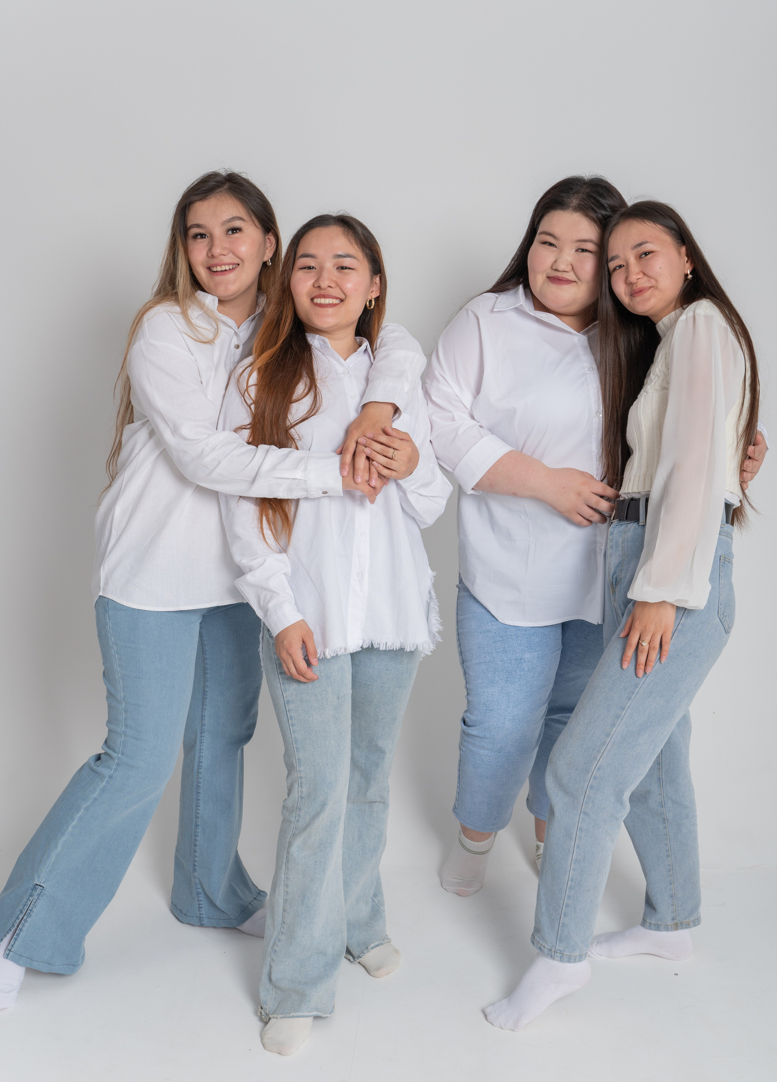 Подружки. ФОТОГРАФ/РУДНЫЙ/КОСТАНАЙ