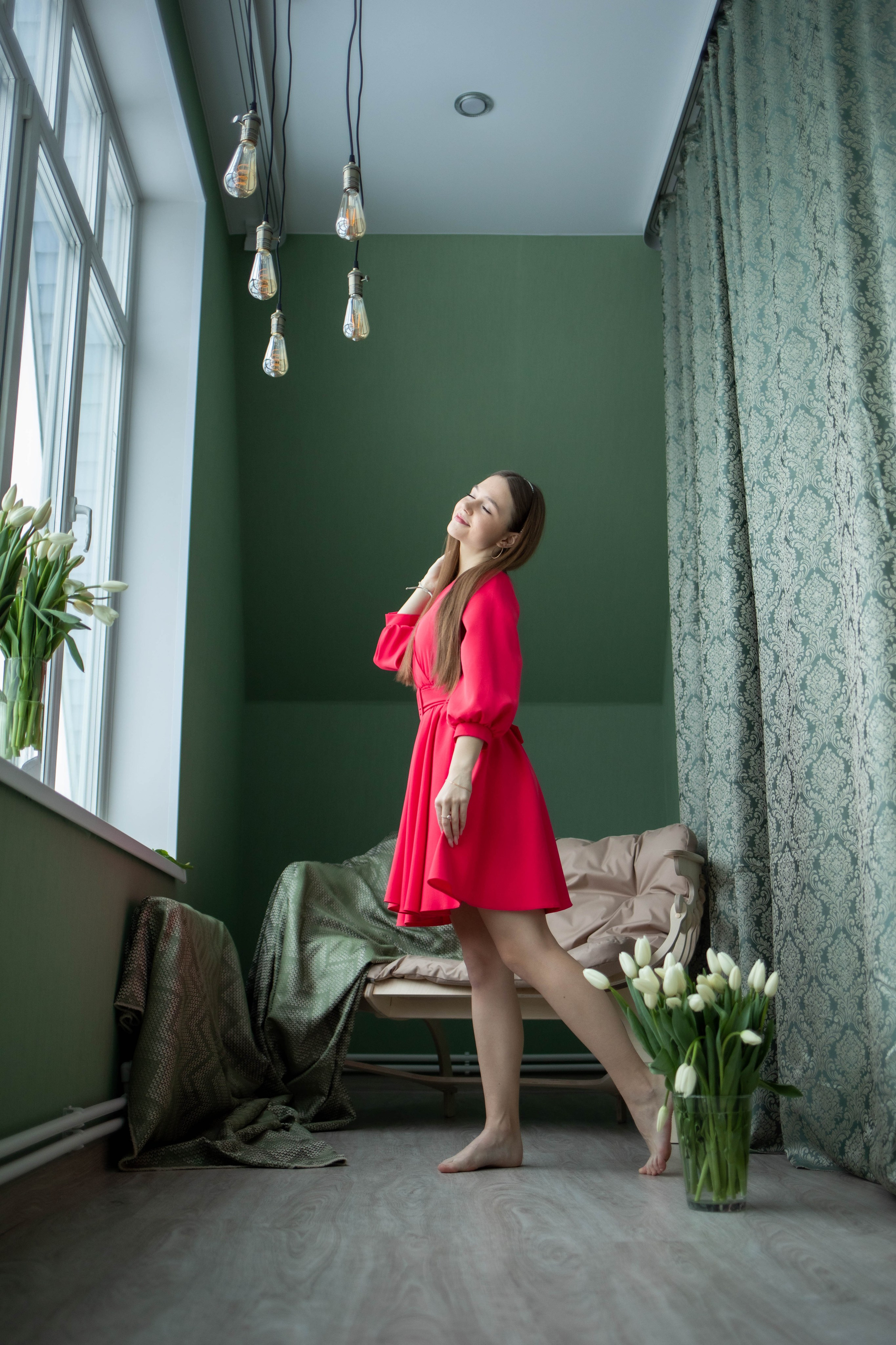 Девушка и цветы