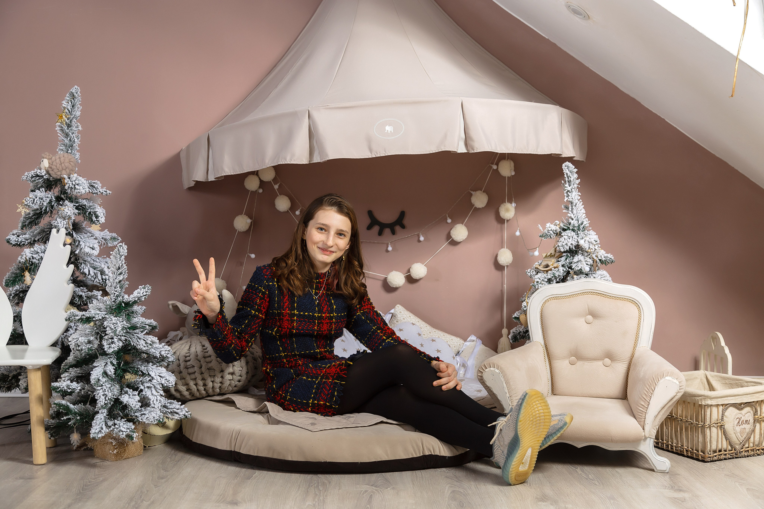 Новогодняя семейная фотосессия в студии в Волгодонске