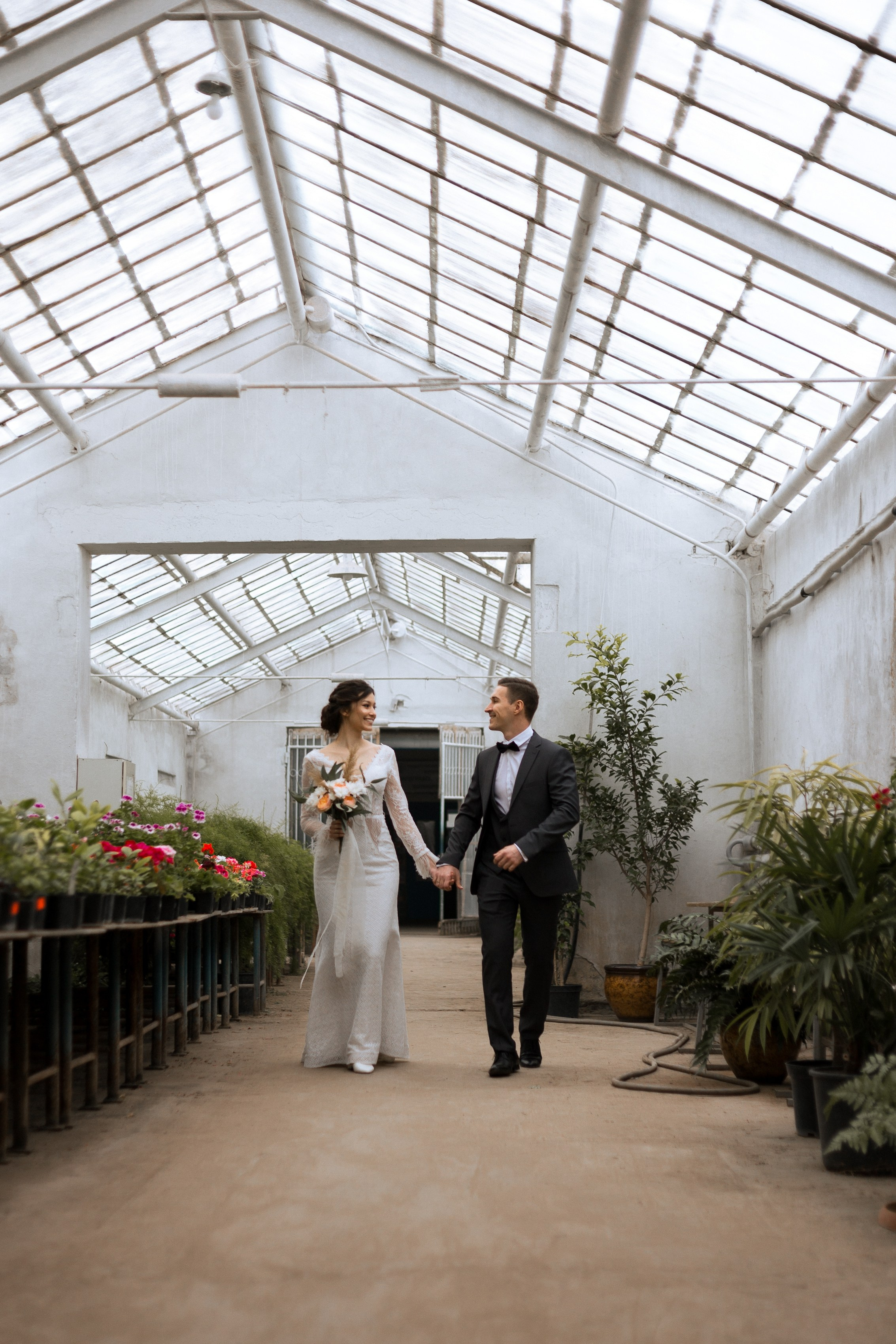 Свадебная фотосессия в оранжерее. Свадебный и семейный фотограф в Волгограде Кристина Иванова