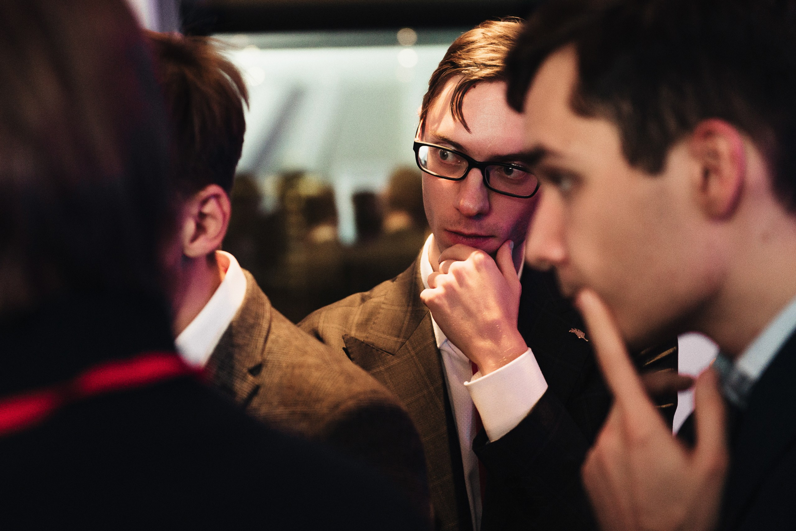 Репортажная съемка: обсуждение бизнес-стратегий