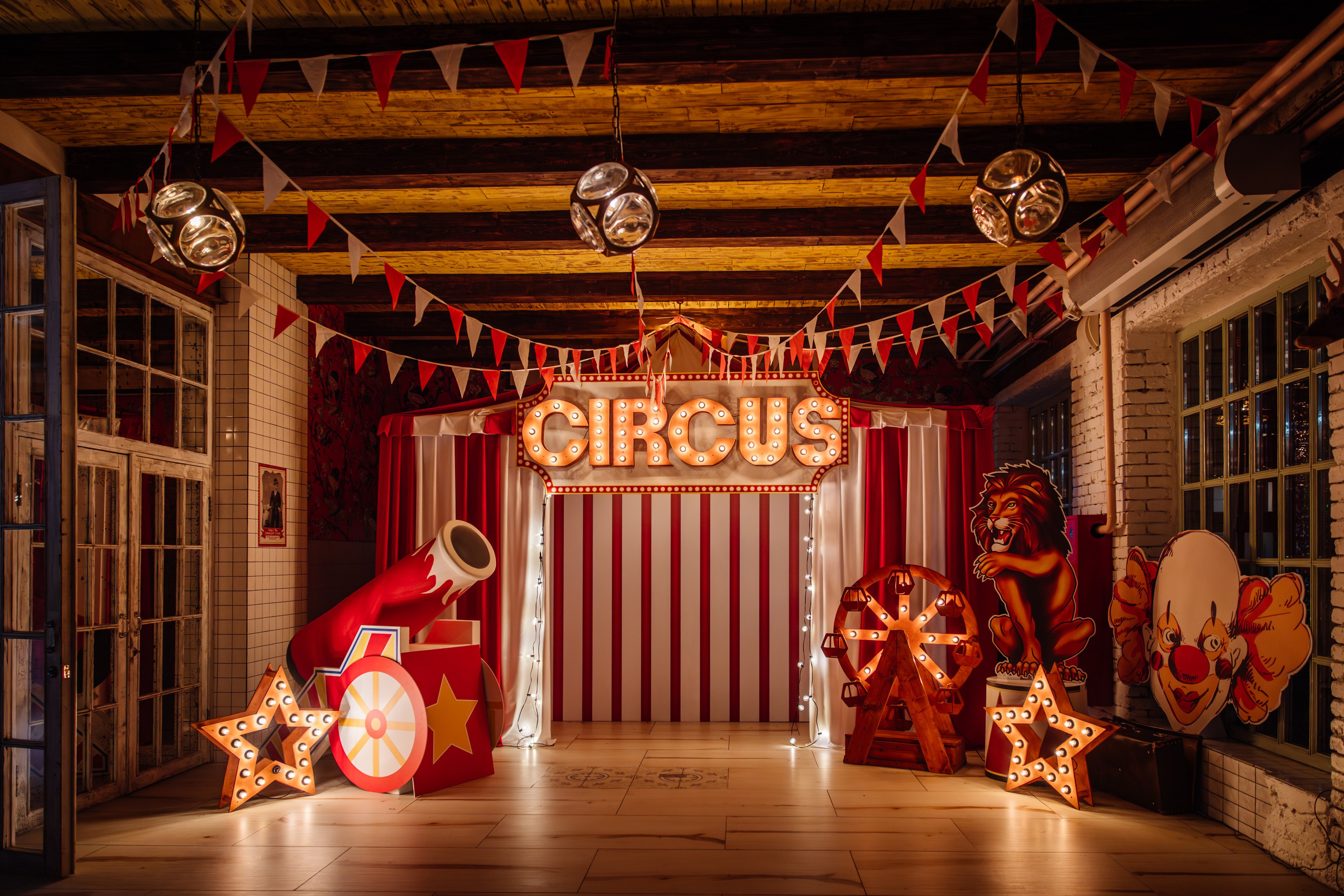 Корпоратив в стиле «Цирк». Репортажный фотограф Ольга Кочетова в Москве