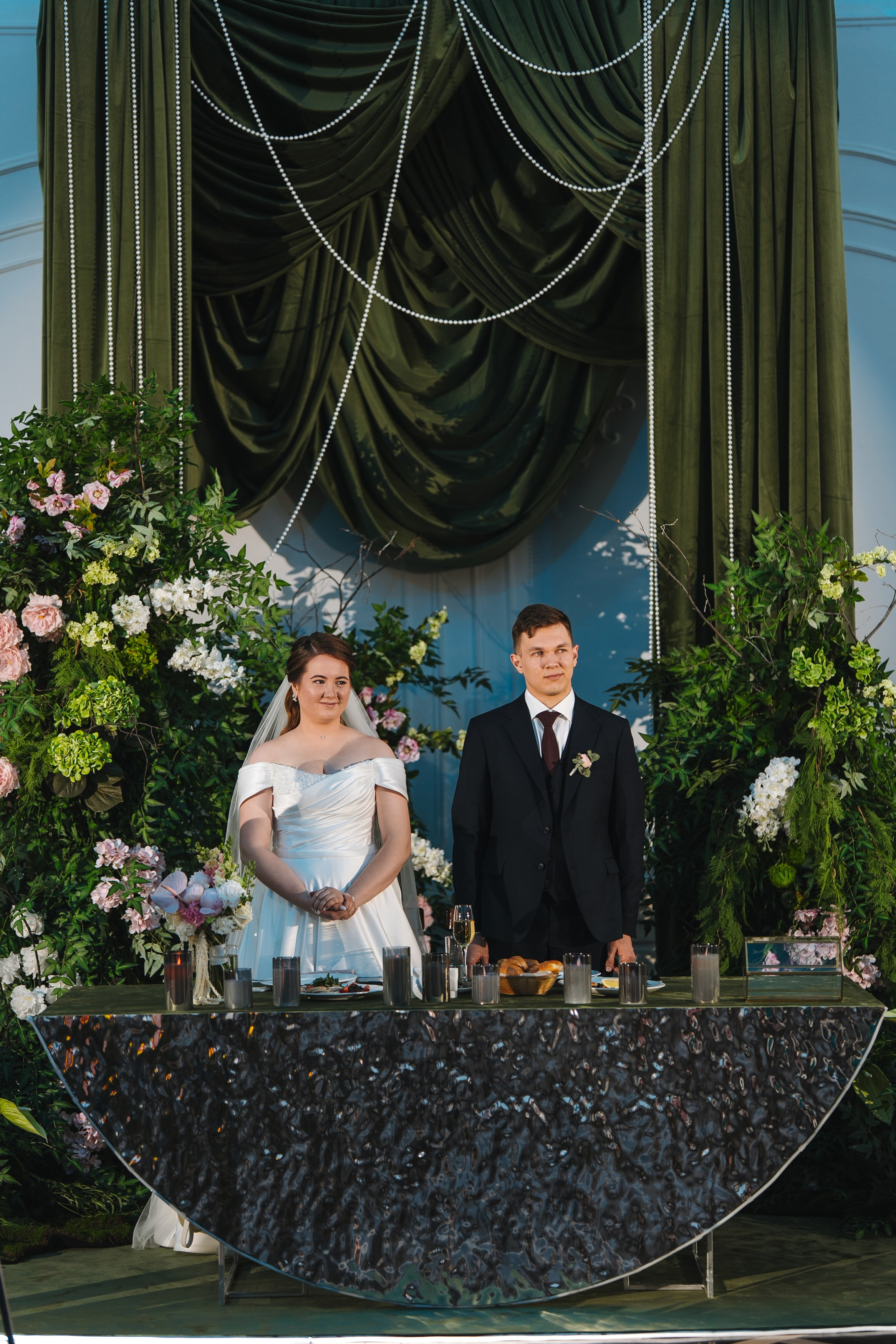 Свадьба White Hall (Dasko Garden), Уфа — фотосессия, банкет и семейные холсты