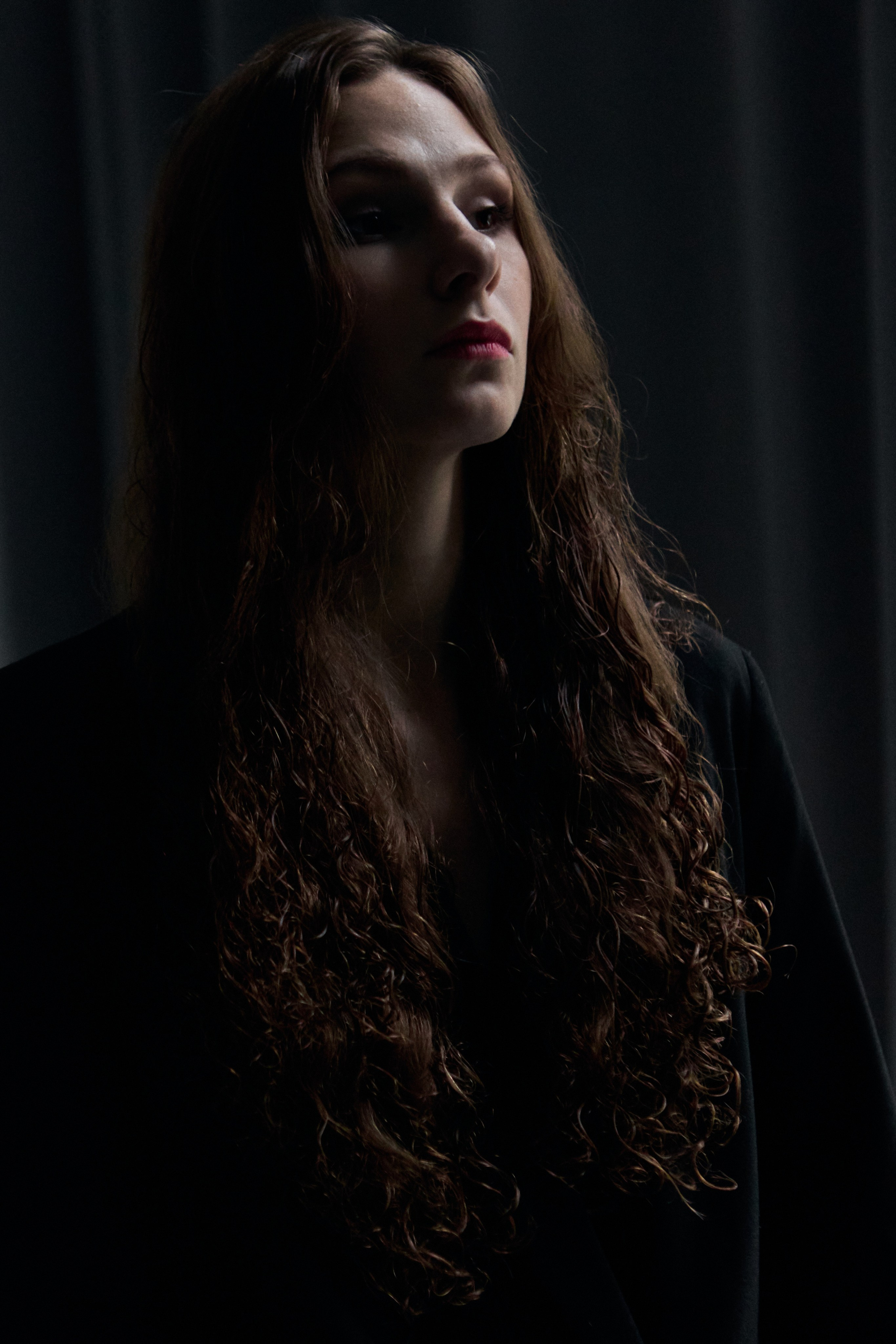 актерское портфолио, женский портрет, девушка в пиджаке