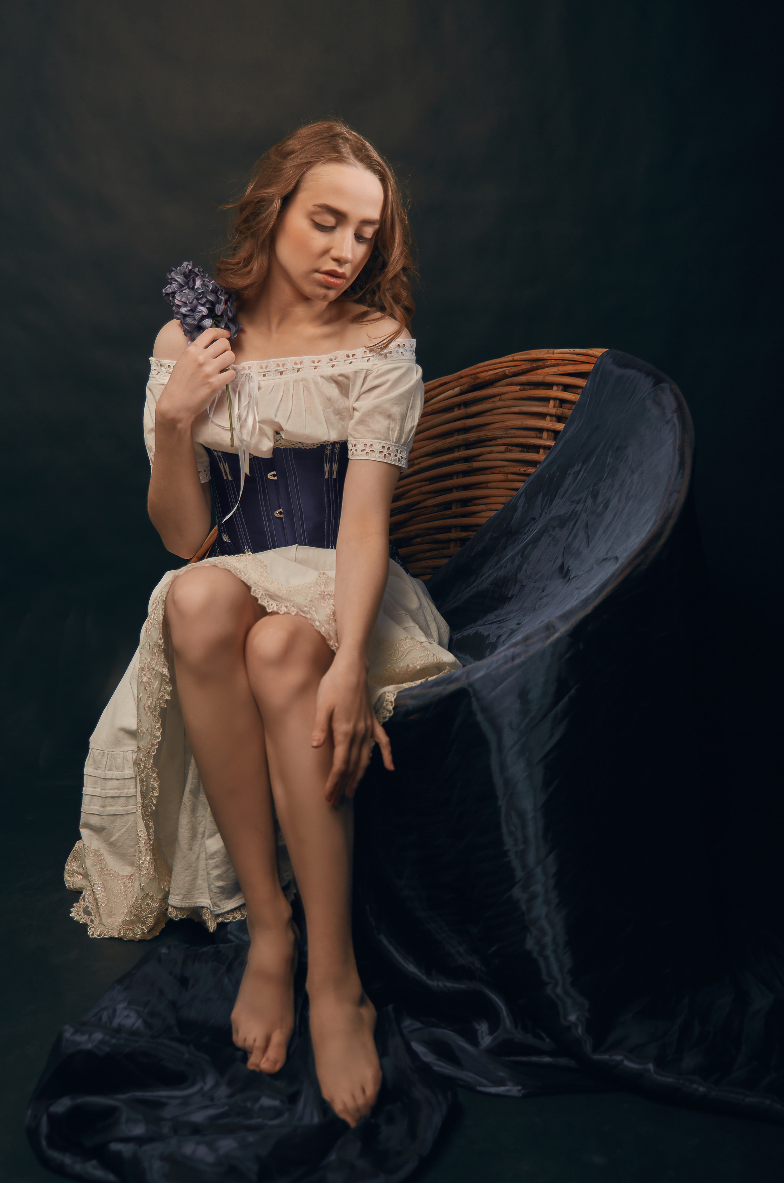 Лиза с яблоком. Свадебный фотограф, портретный фотограф в Москве и Саратове Оксана Анциферова