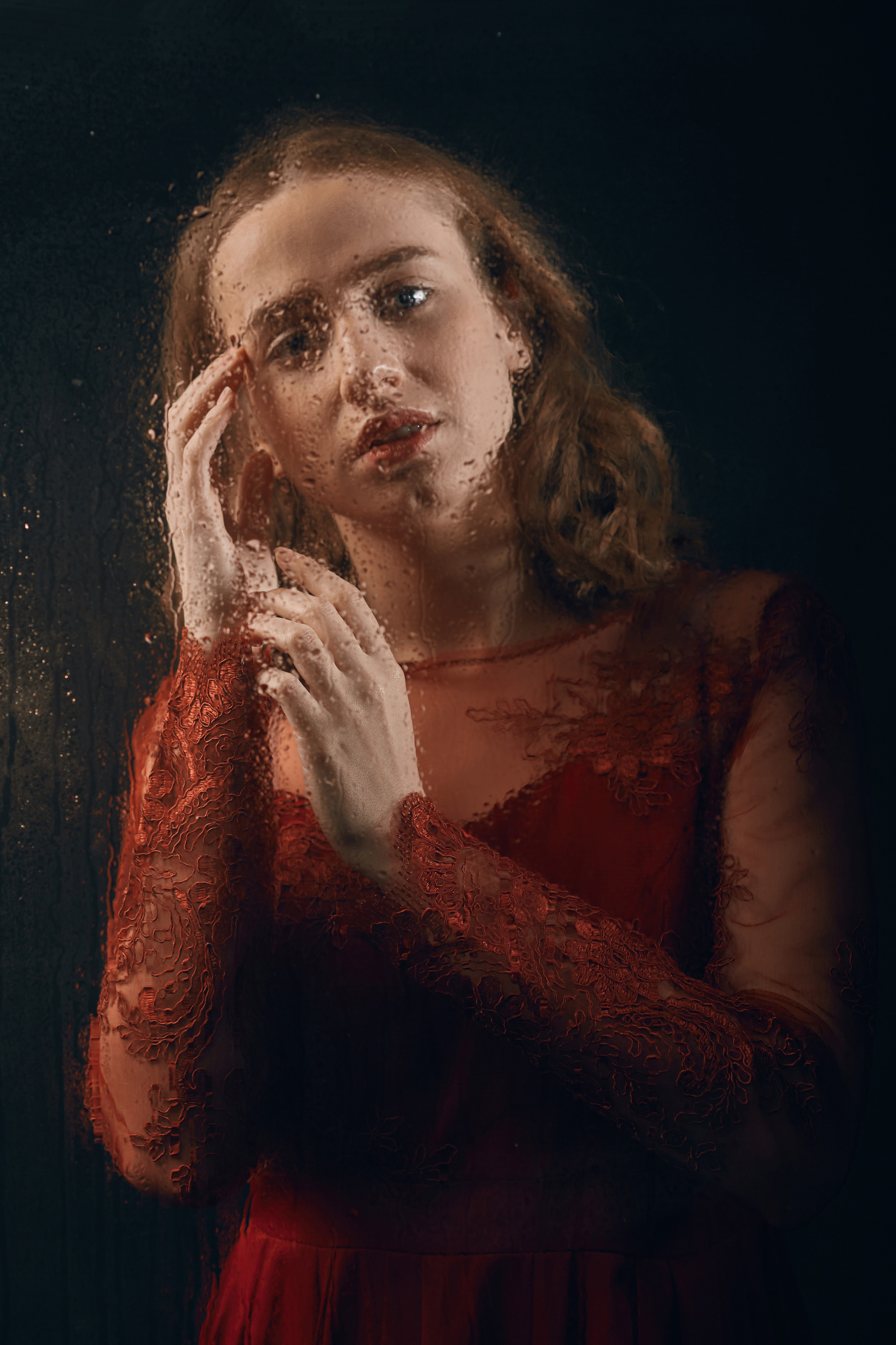 Лиза с яблоком. Свадебный фотограф, портретный фотограф в Москве и Саратове Оксана Анциферова