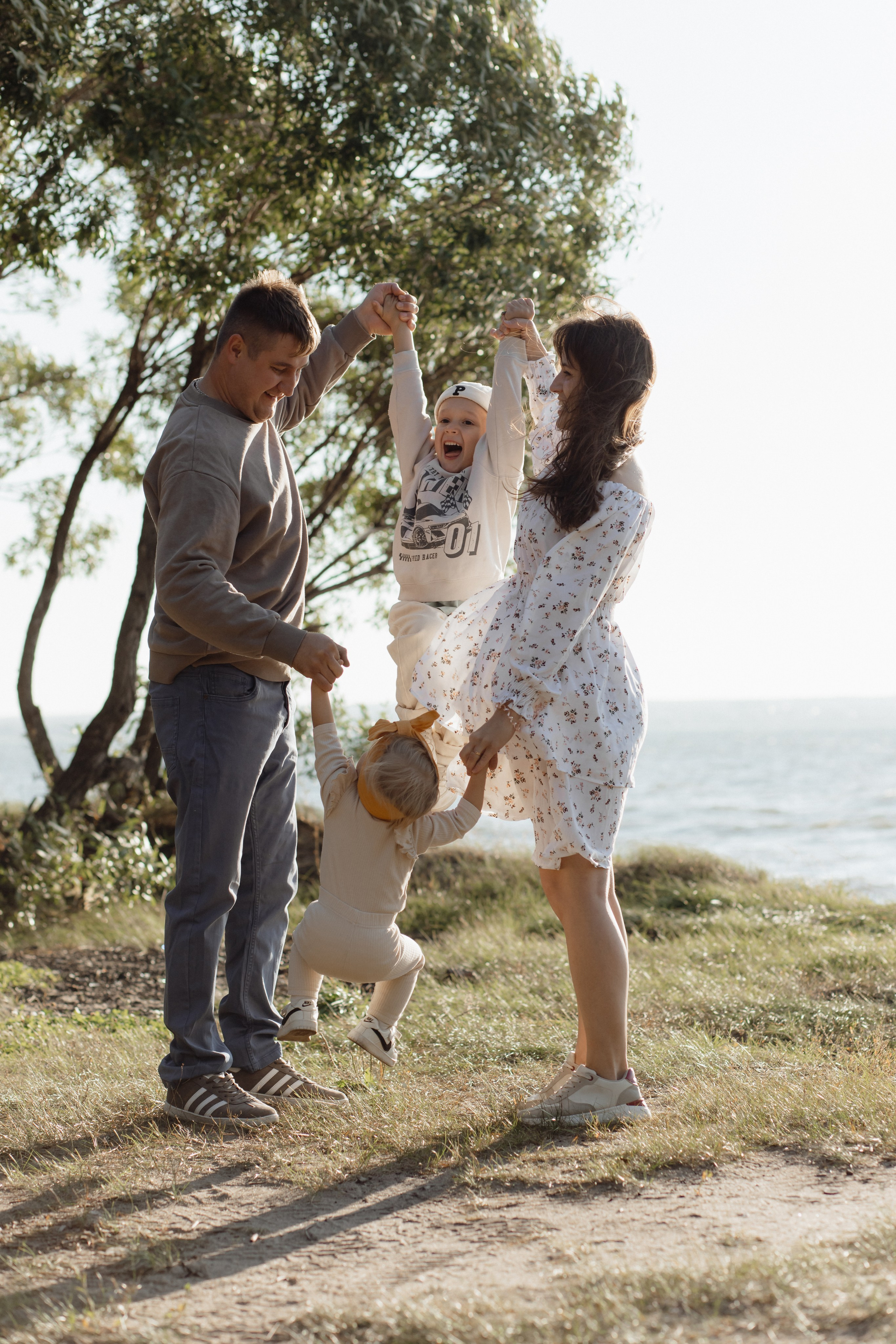 На берегу. Семейный и свадебный фотограф в Челябинске Мария Леонтьева