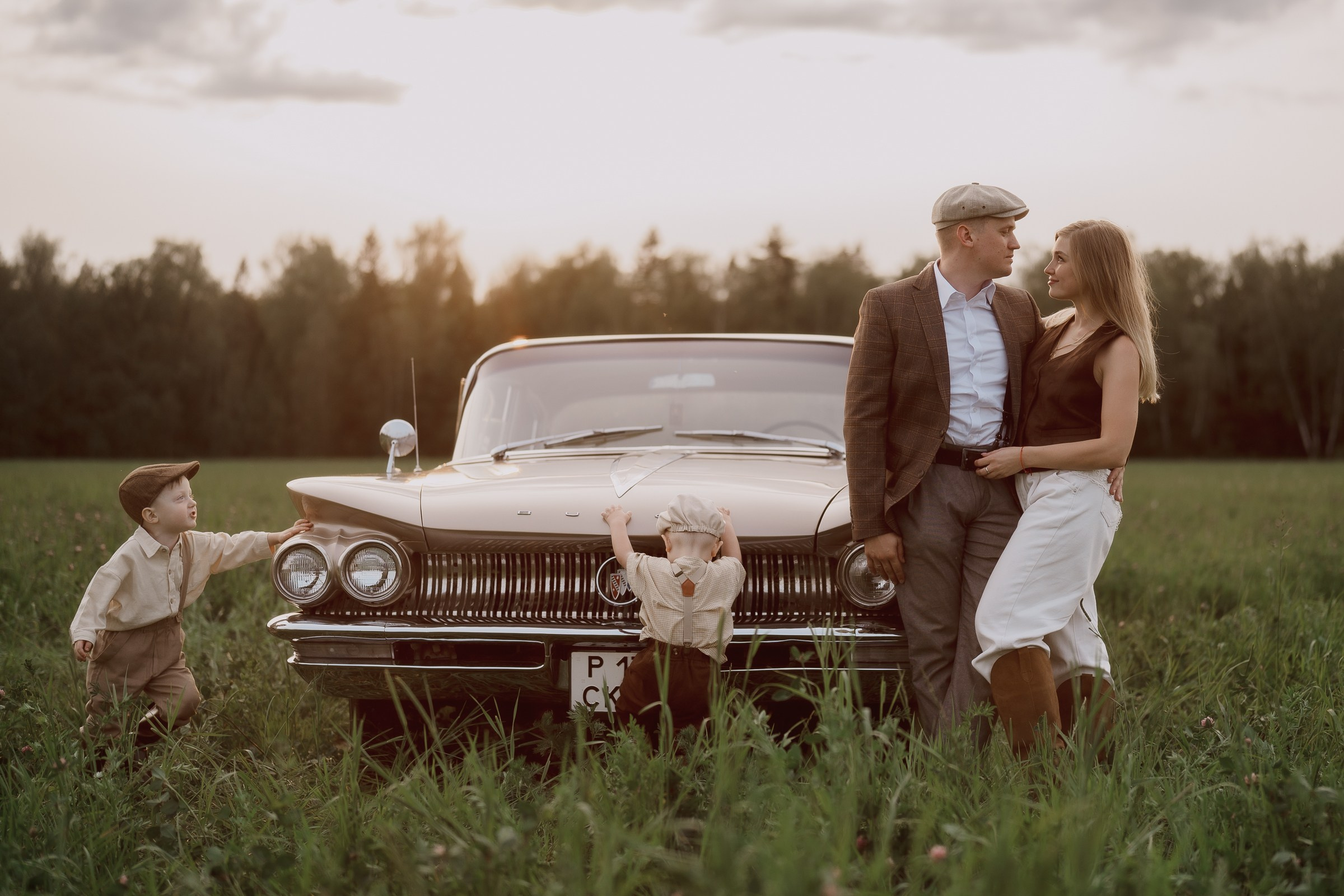 Фотосессия с ретро тачкой. Семейный и детский фотограф в Сергиев Посаде, Хотьково Якимчук Любовь