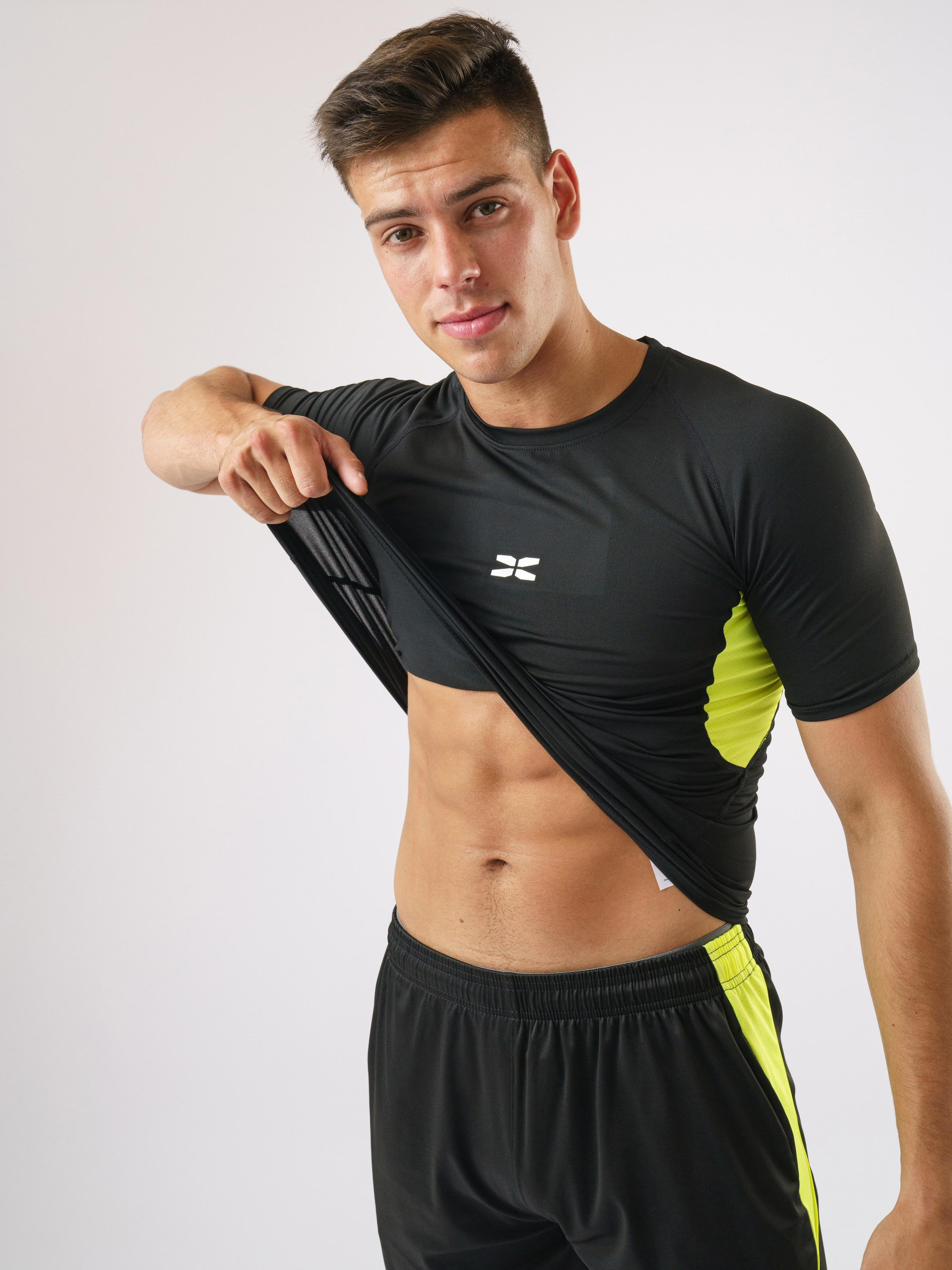 Георгий, 186 см, 48-50 р-р. KED Production — продакшн из СПб. Создаём фото, видео и контент, который помогает брендам и селлерам продавать больше