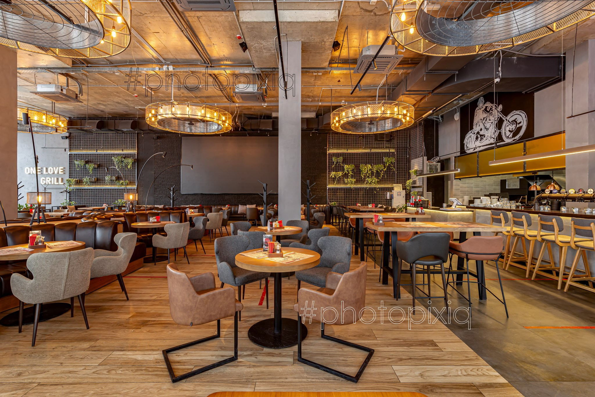 Интерьерная съёмка ресторана ZAMES beer & greill. Интерьерная съёмка и виртуальные туры — Интерьерный фотограф Кузнецов Сергей (photopixiq)