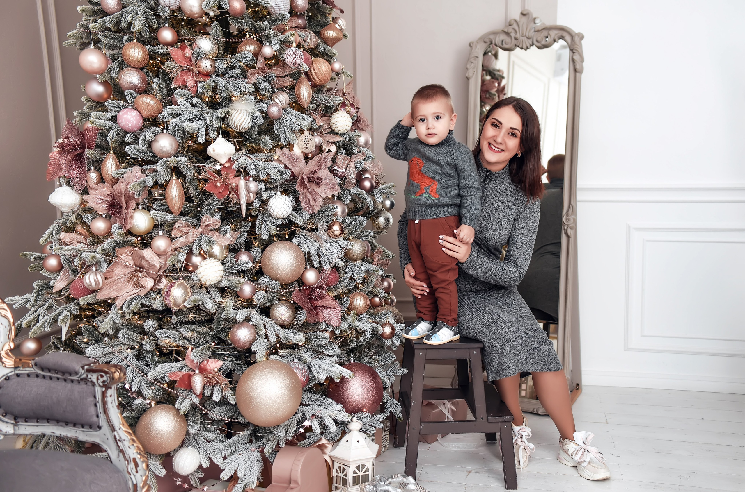 Новогодняя семейная. Свадебный, семейный, детский, контент фотограф в Омске Максим Ильин