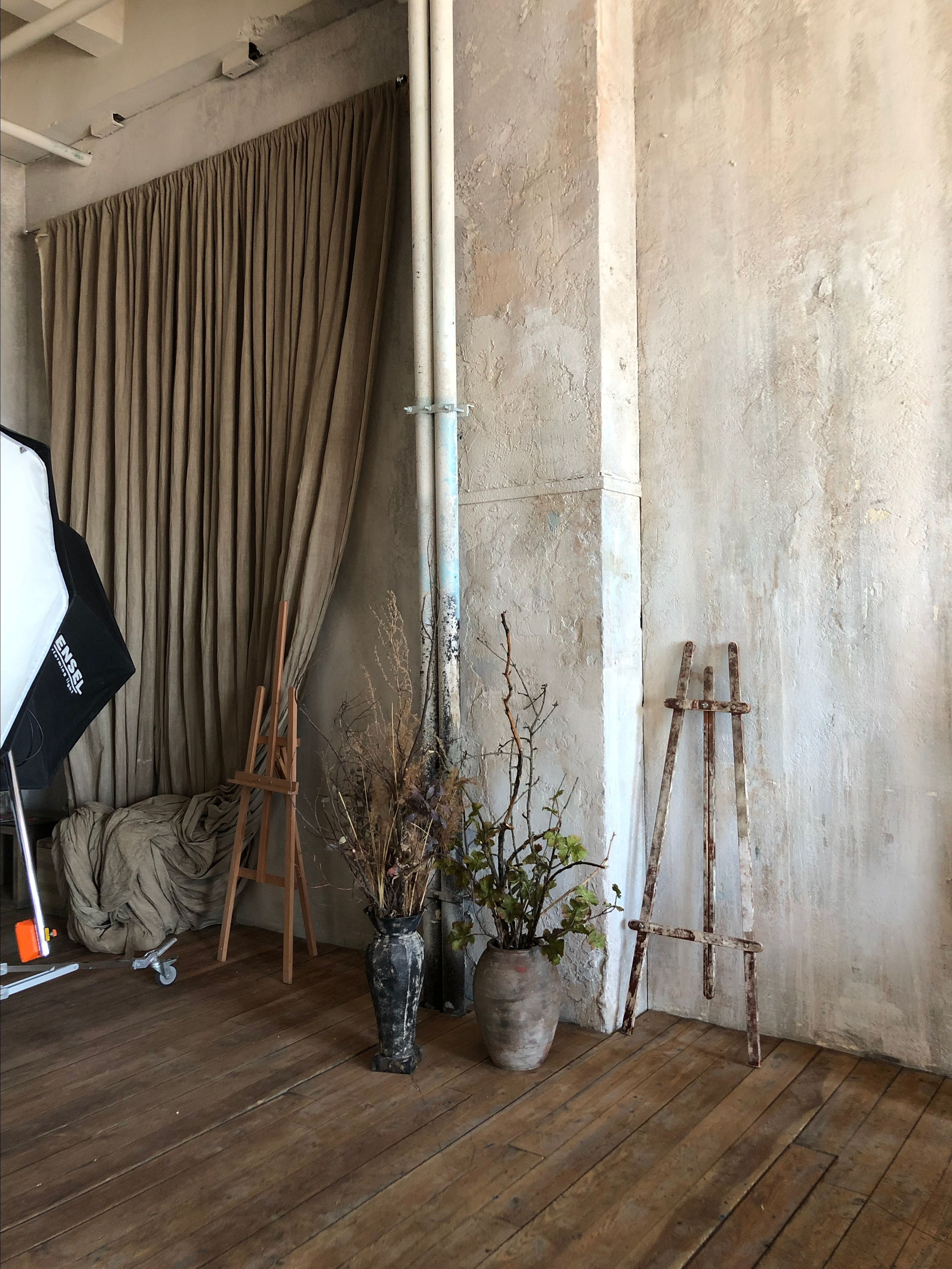 Location 4. Official website of the international art model Naya