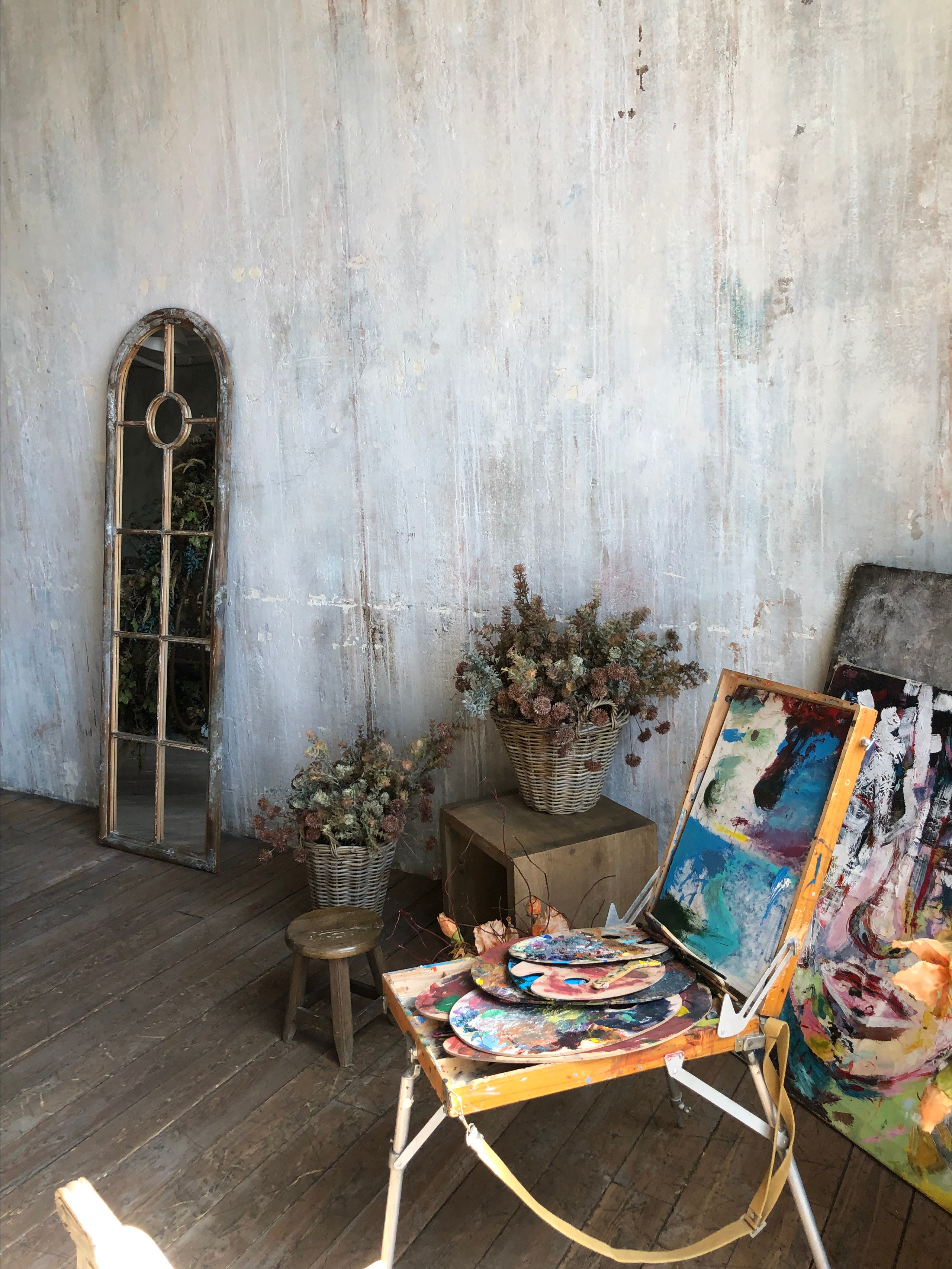 Location 4. Official website of the international art model Naya