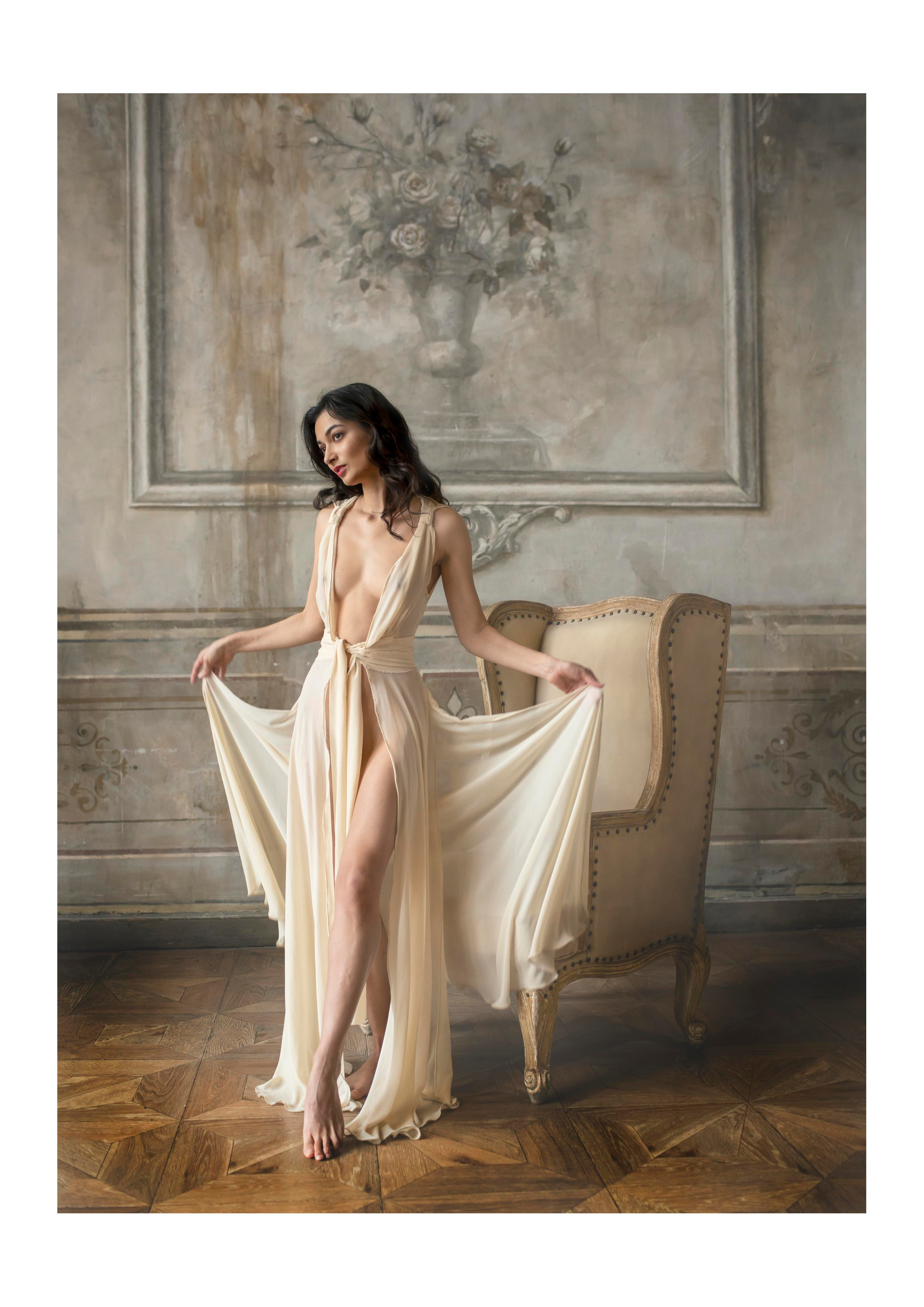 Remote shoots. Official website of the international art model Naya