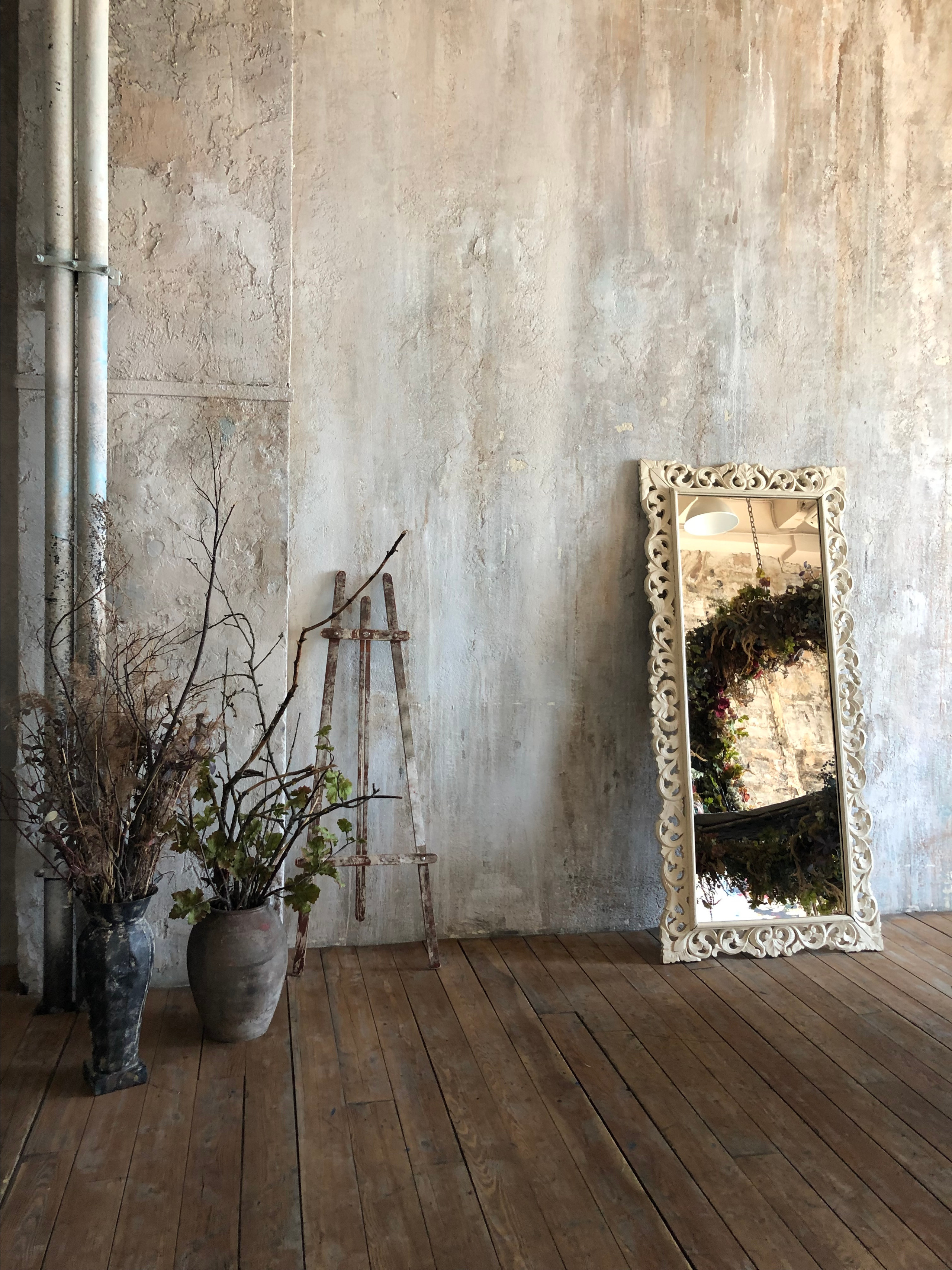 Location 4. Official website of the international art model Naya