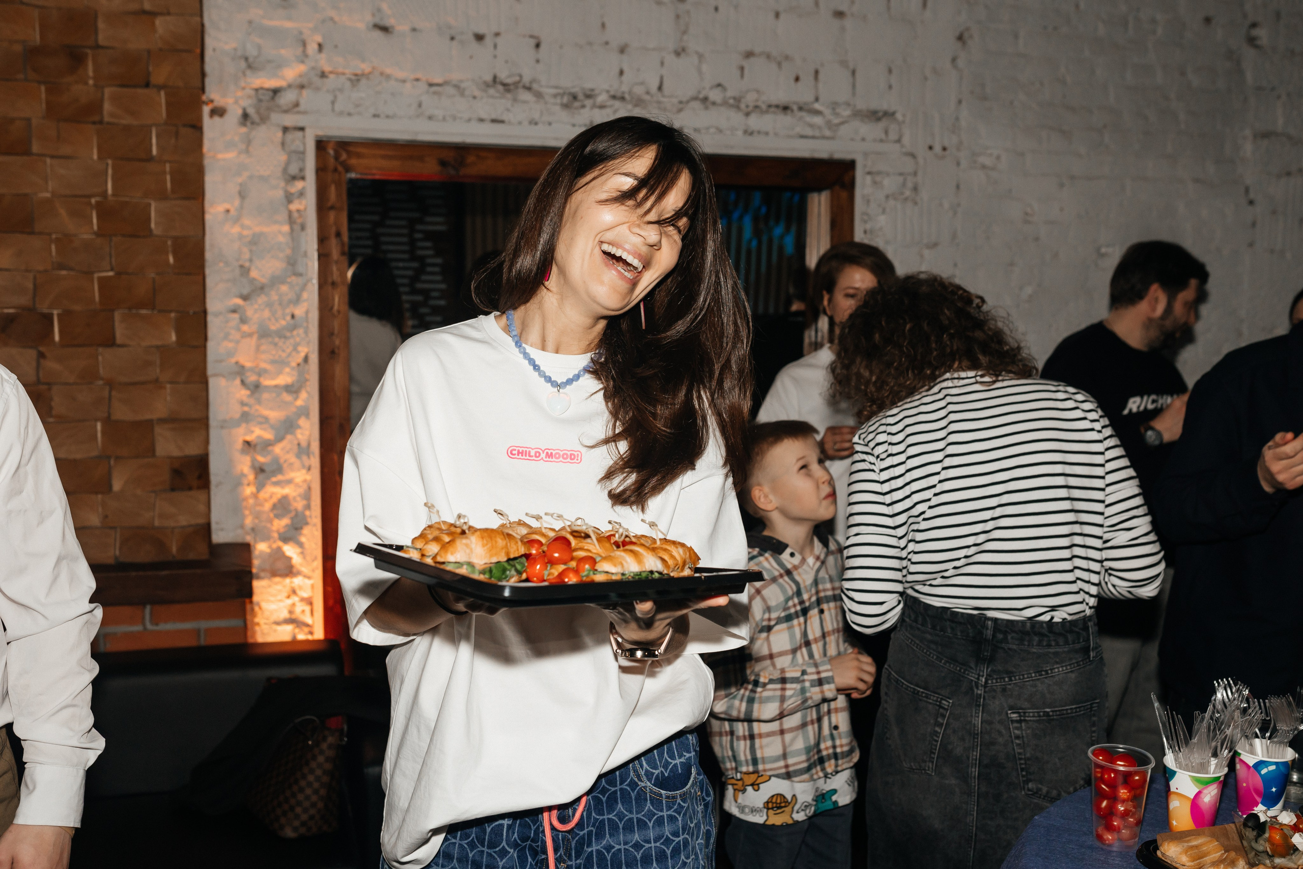 Репортажная съёмка детского дня рождения. Фотограф Наталия Федосова, г. Москва. TG и Instagram @nataliya_raw