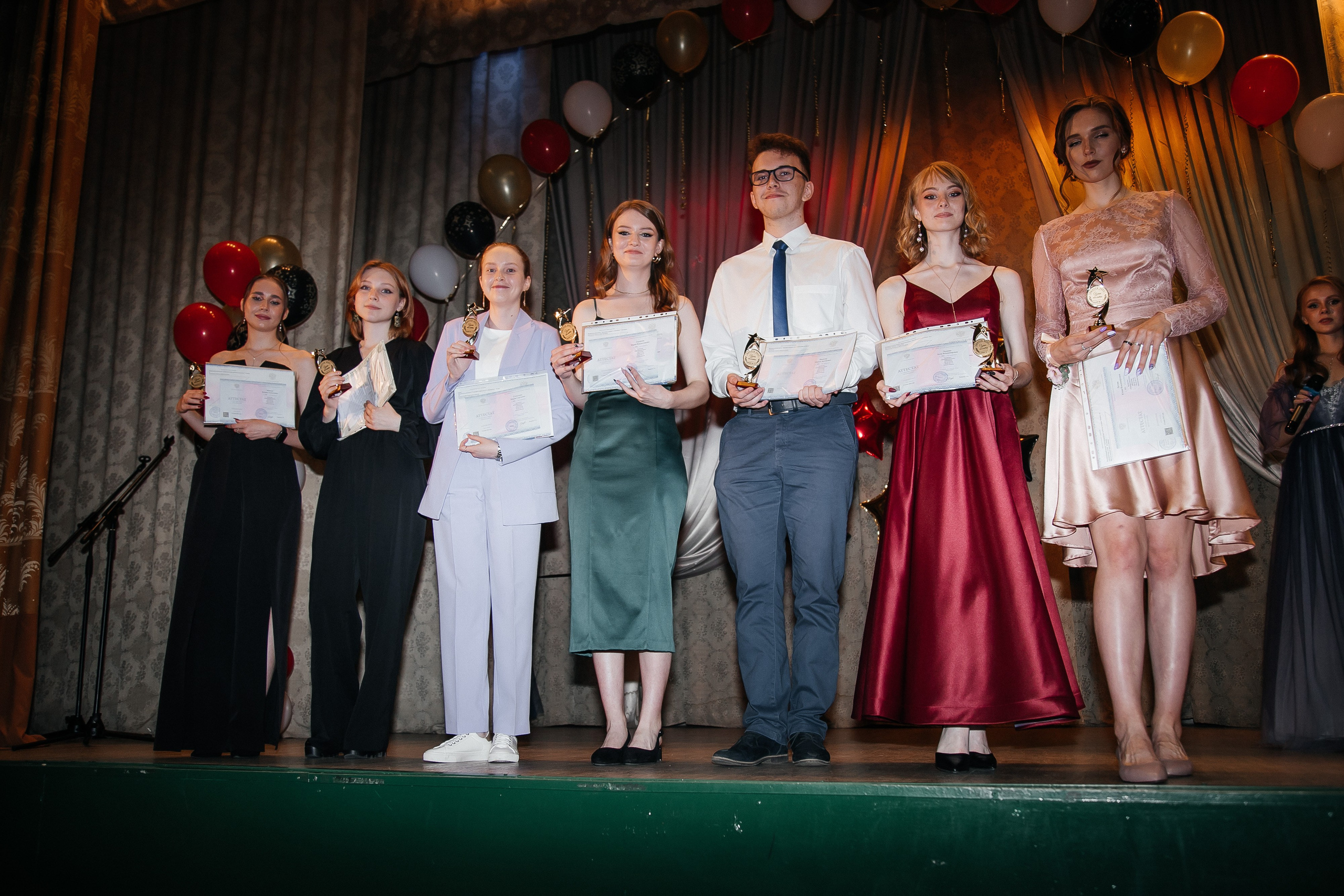 Выпускной. Креативный и женский Фотограф Омске Наталья Лебедева