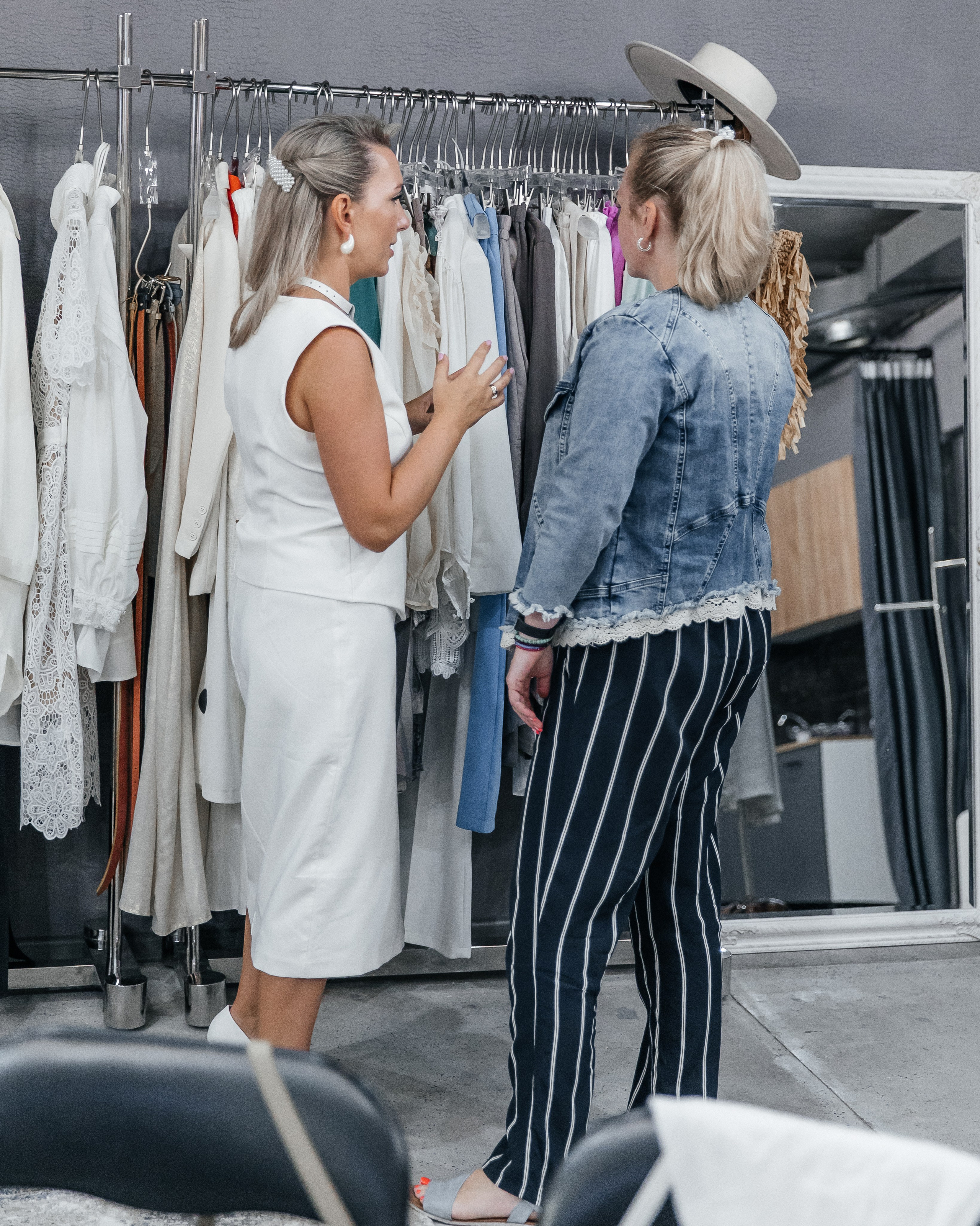 Девичник в шоу-руме со стилистами. Фотограф в Санкт-Петербурге Алена Сертакова