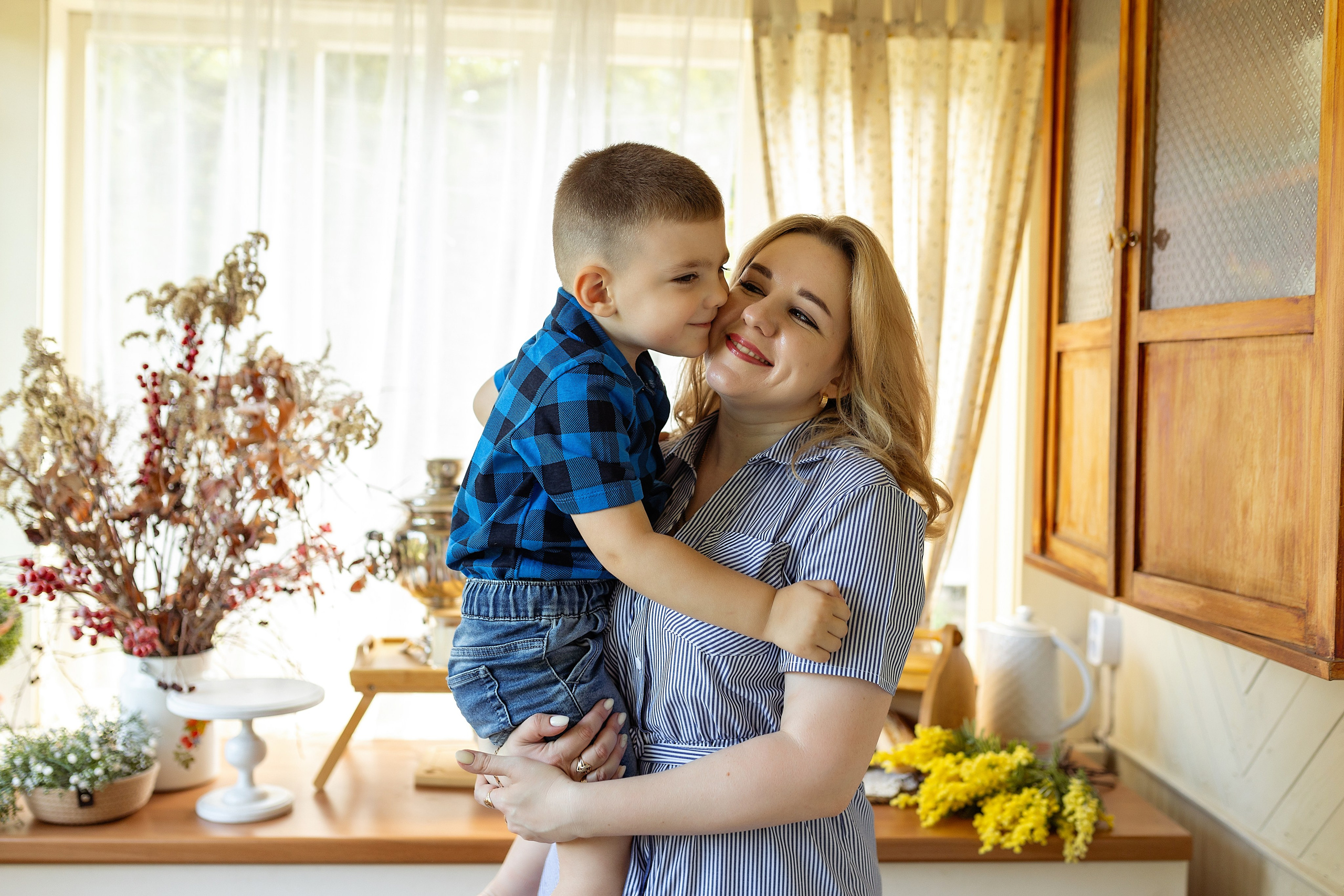 Семейная фотосессия на фотодаче в Купавне. Фотограф в Железнодорожном и Балашихе