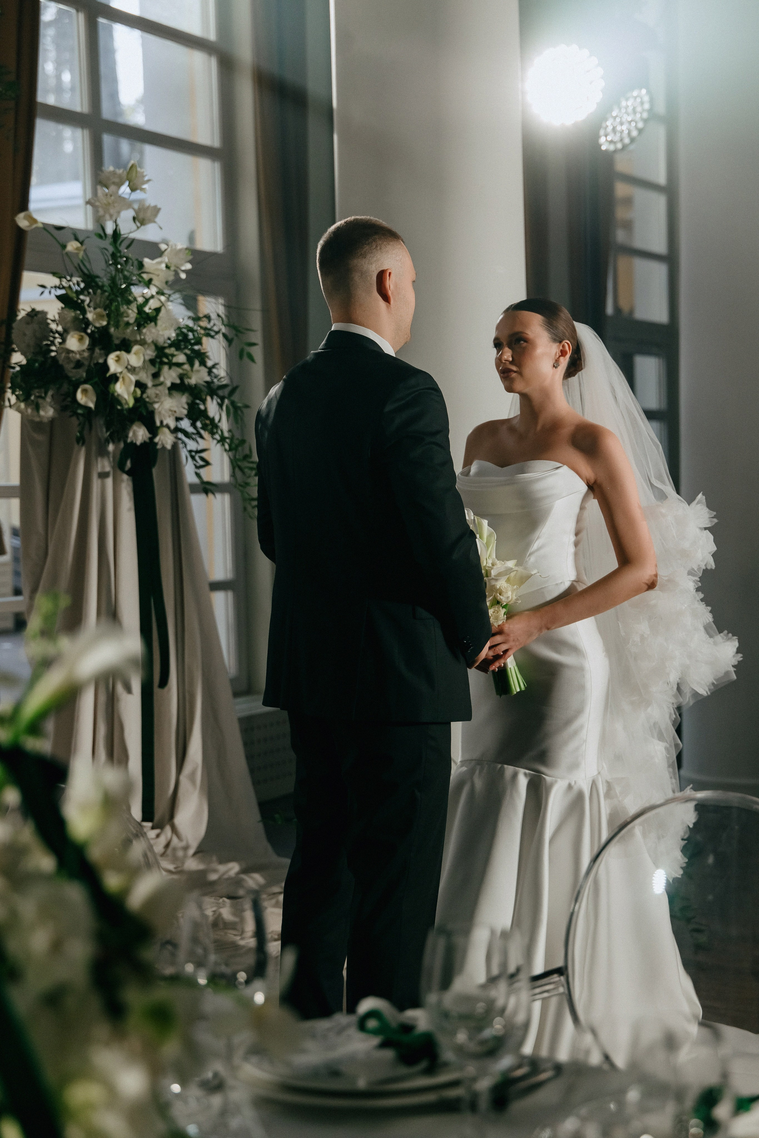 первая встреча на вилле политика выездная регистрация