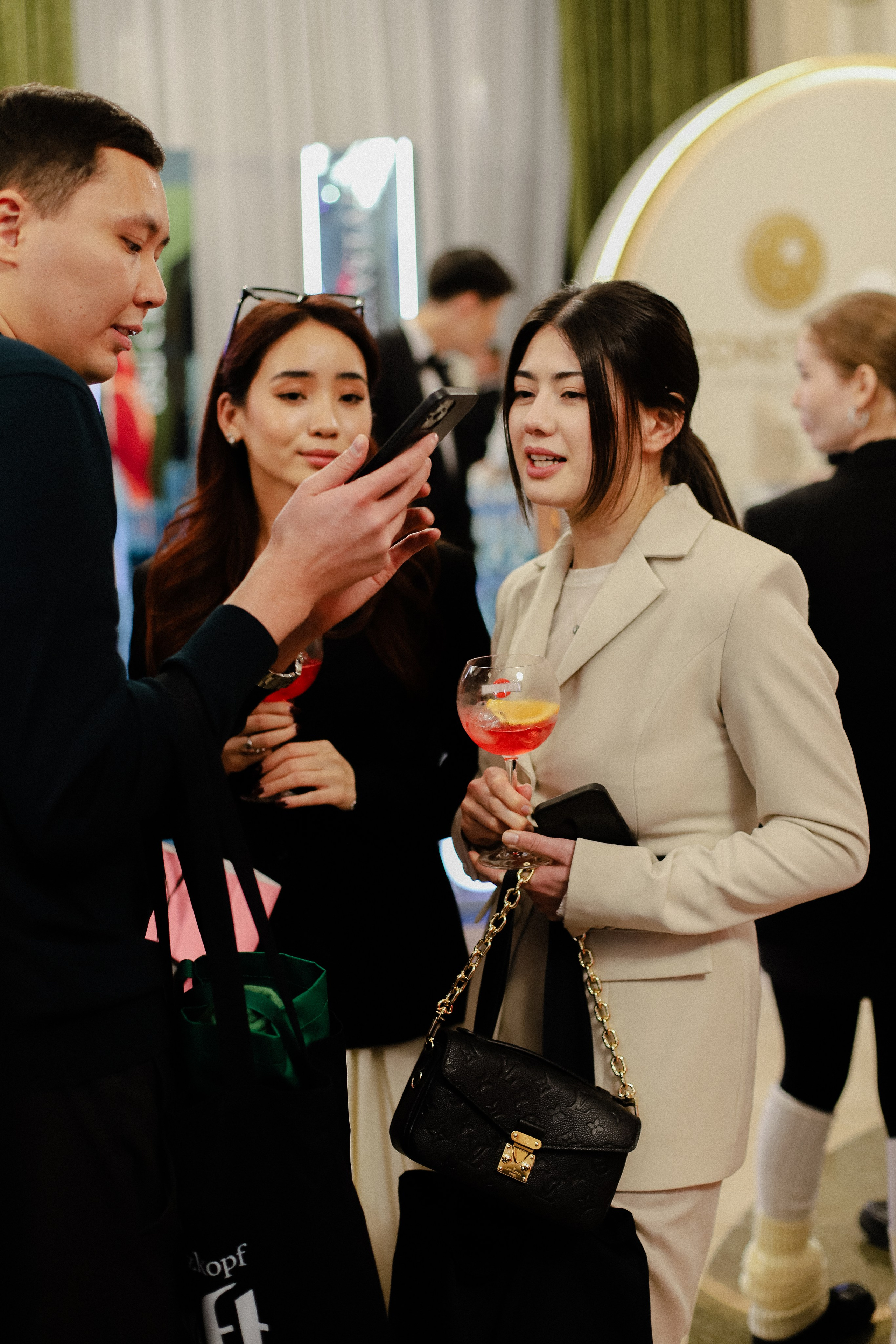 16.10 FWA зона Schwarzkopf и Perwoll. Фотограф в Алматы и Москве Даша Пушкина