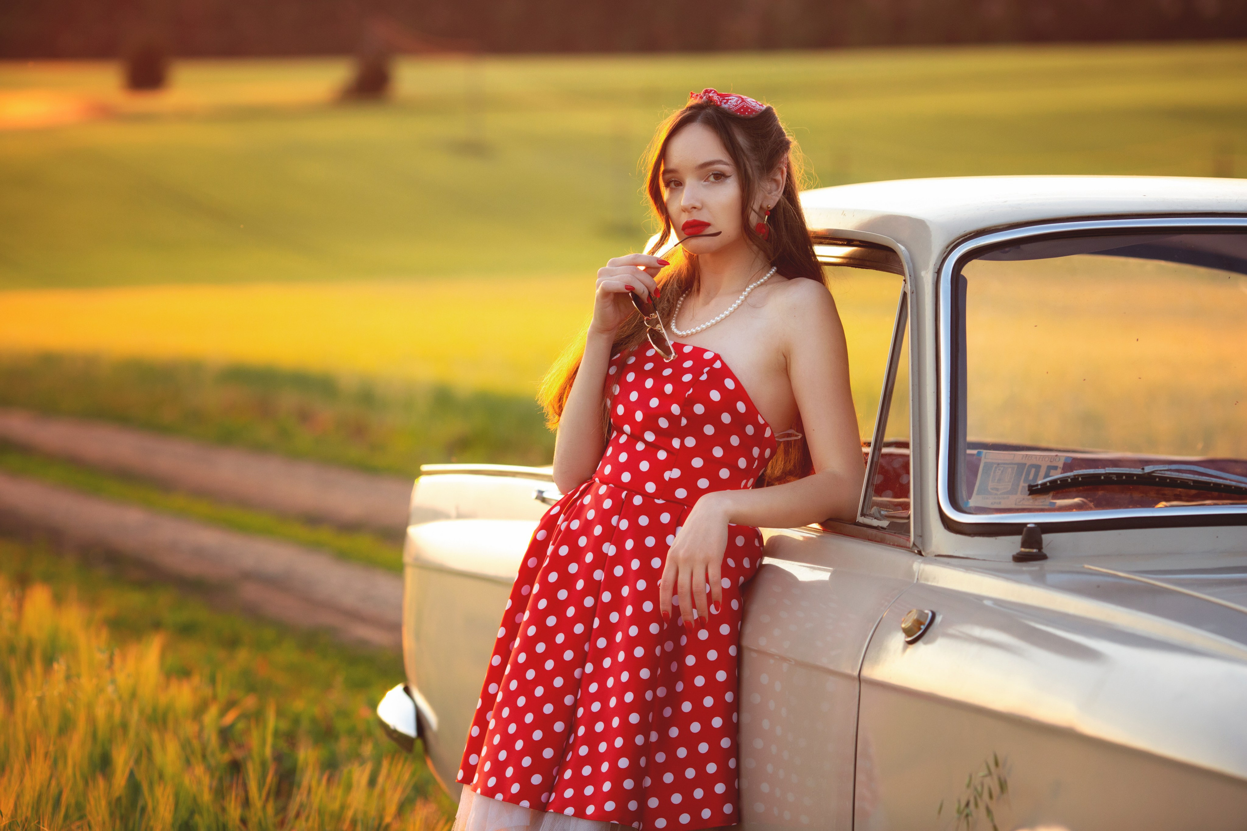 Маша. Фотограф Антонина Свешникова. ВЫПУСКНЫЕ ФОТОКНИГИ для детских садов и школ. Москва, Владимир