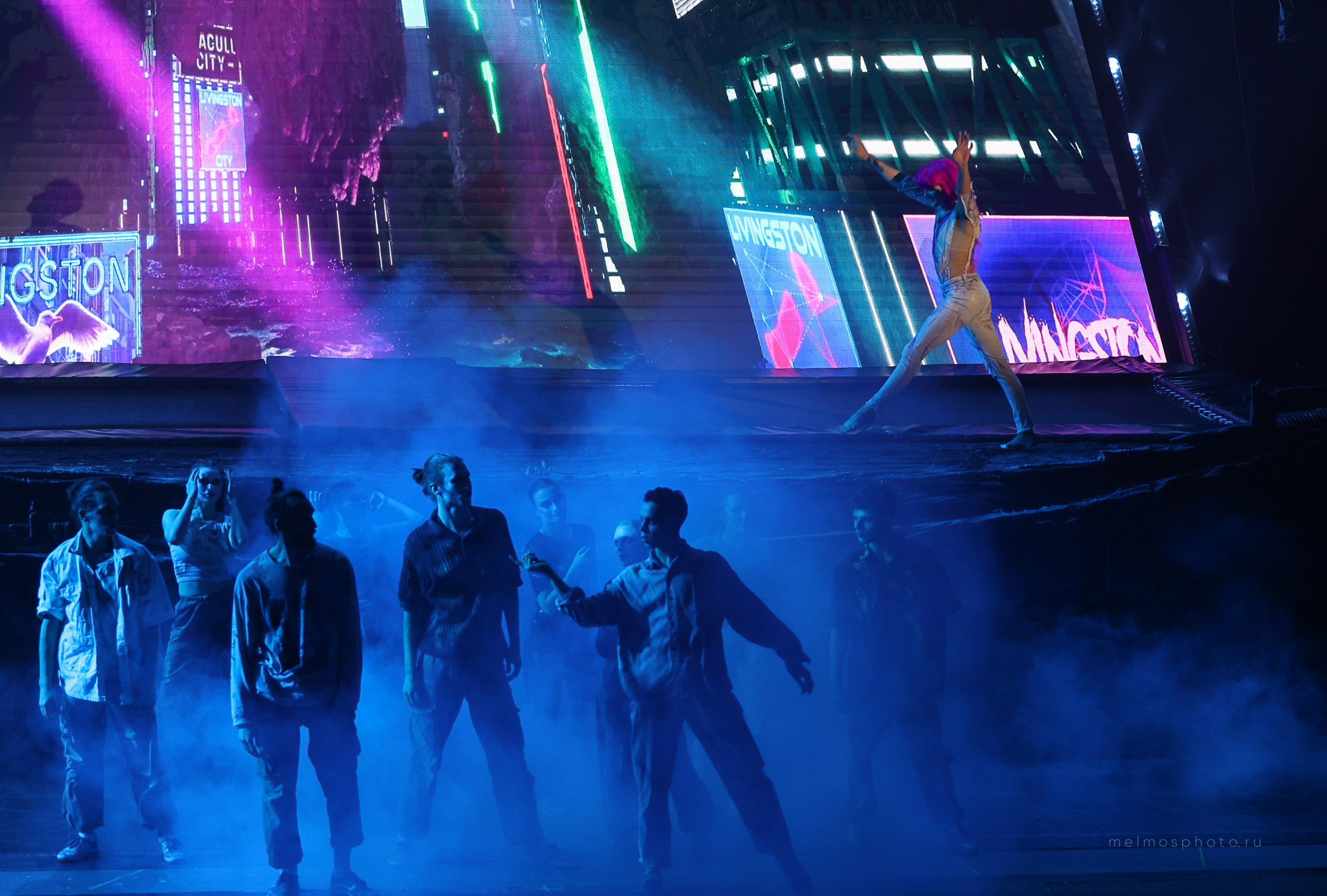 АНТИГРАВИТАЦИЯ. Репортажный, архитектурный, театральный и файн-арт фотограф Лена Мельникова в Москве