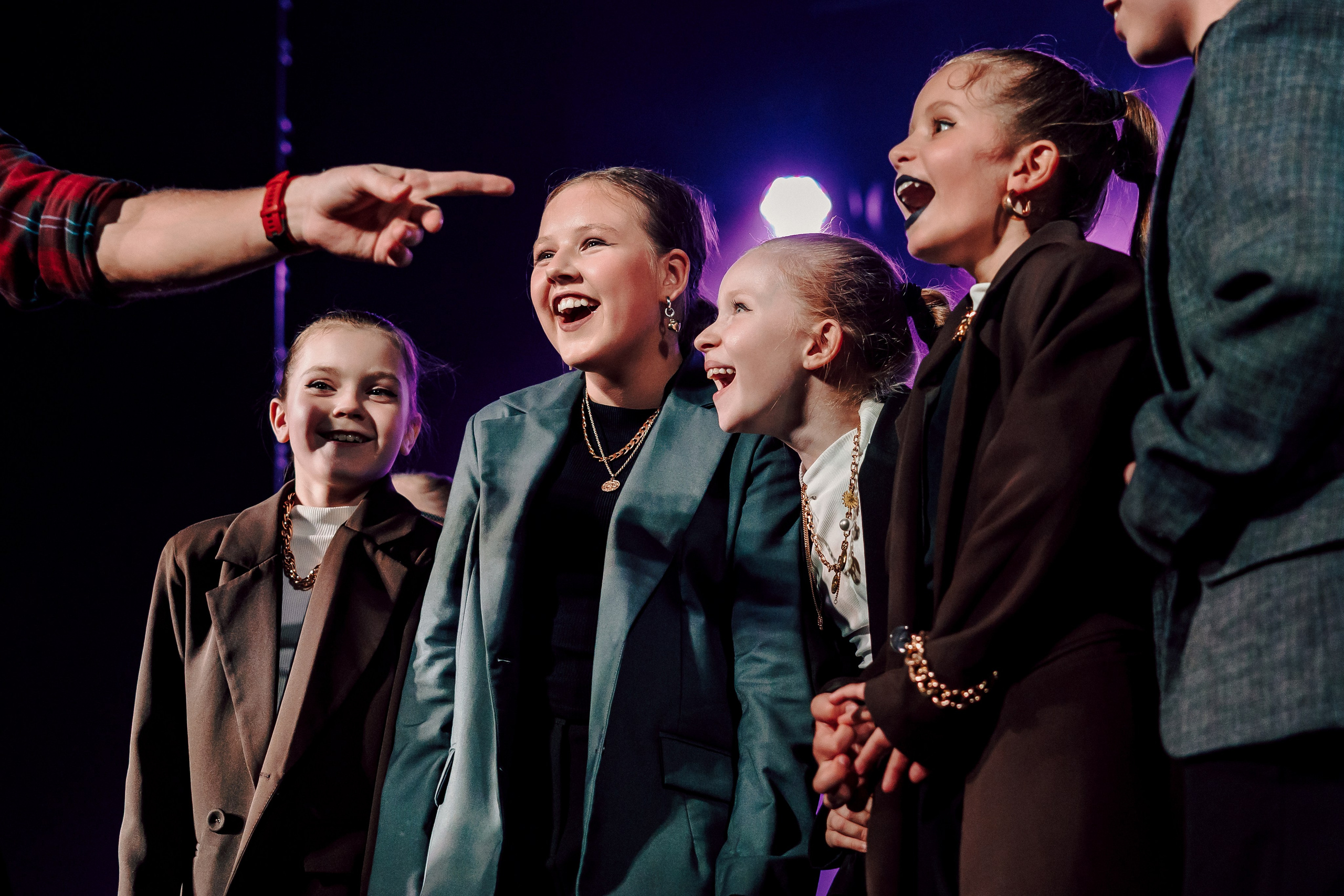 Отчётный концерт танцевальной школы «Red Rabbits» 2025. Лёшка Варзегов — фотограф